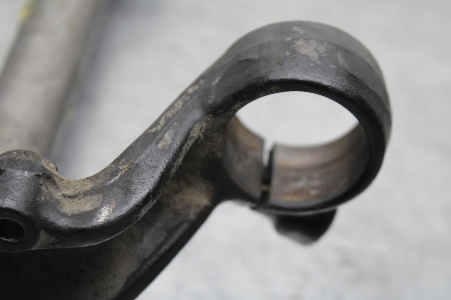 1985 Honda Shadow 500 VT500C FRONT FORKS CLAMP LOWER TRIPLE TREE STEM BB615