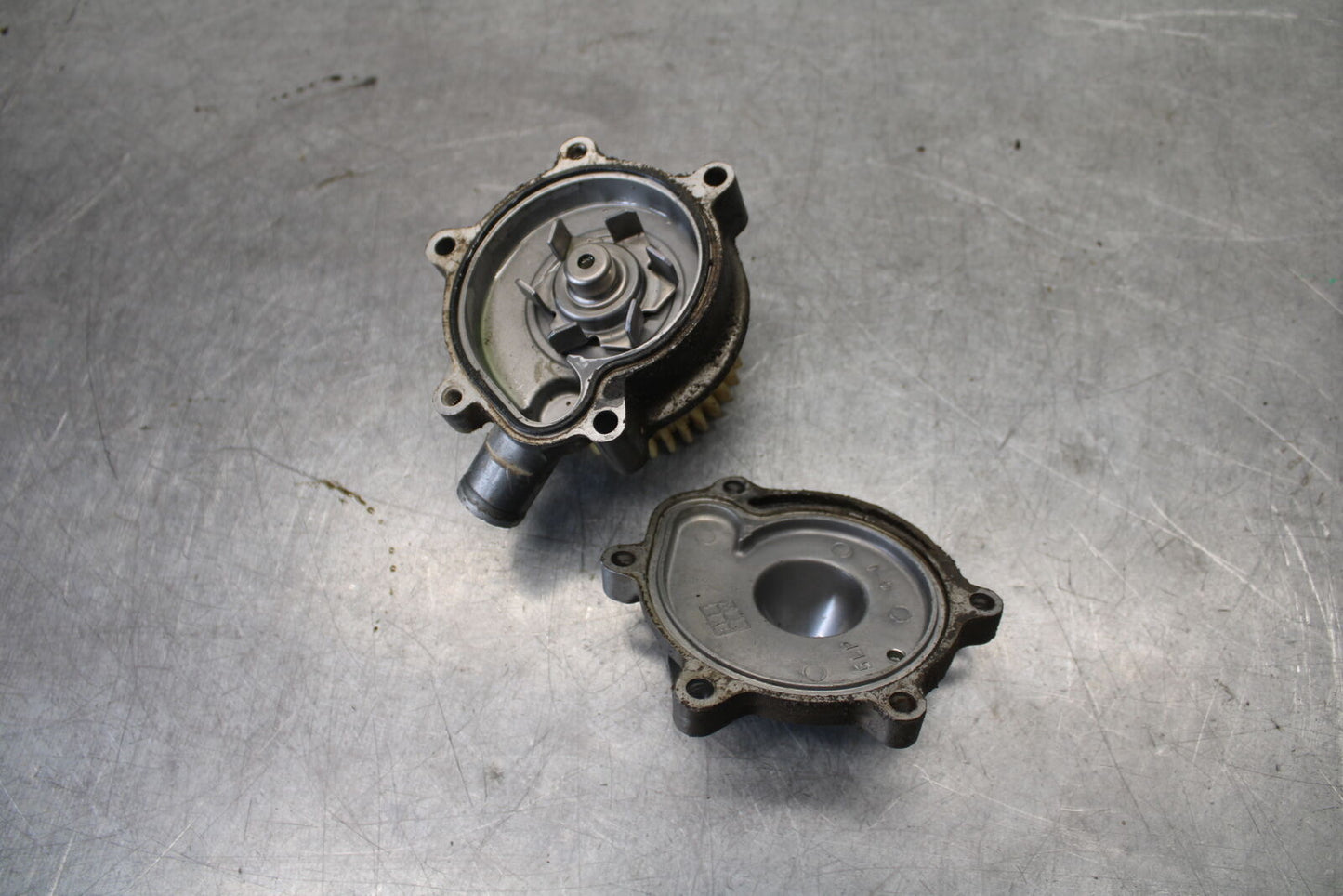 01-05 YAMAHA RAPTOR 660R ENGINE WATER COOLANT PUMP BB695
