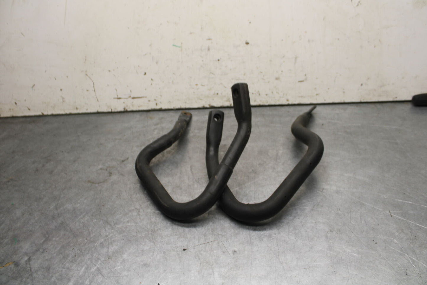 05-06 YAMAHA ROYAL STAR PASSENGER REAR SEAT GRAB BAR HANDLE SET BB697