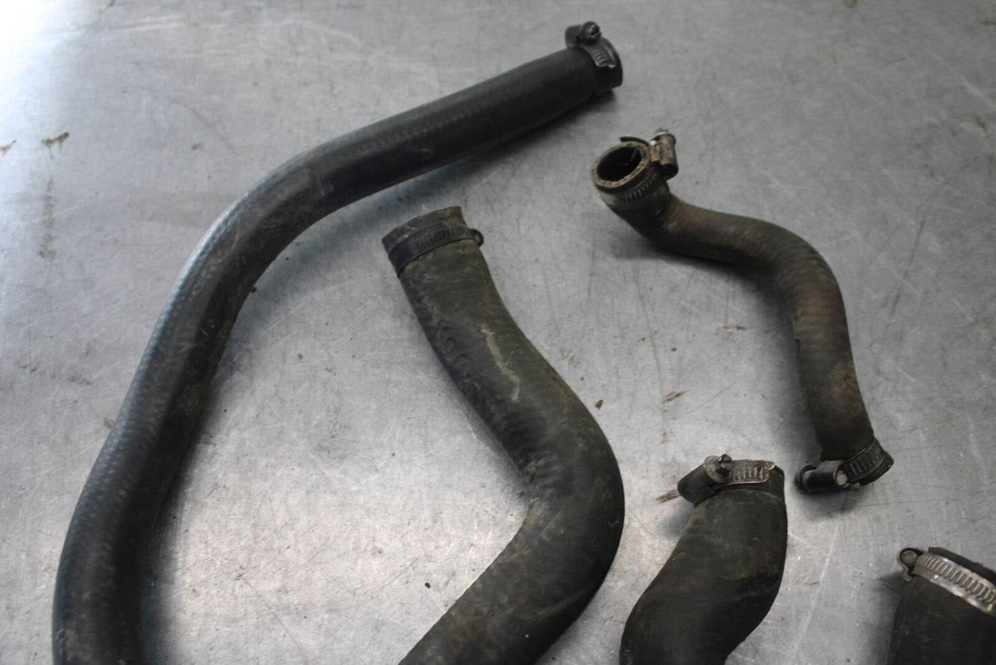 01-06 TRIUMPH TIGER 955I RADIATOR HOSES ENGINE COOLANT WATER PIPES SET BB693