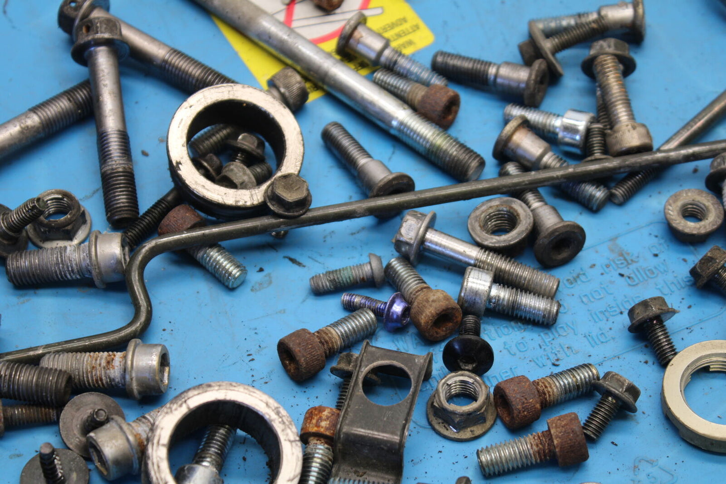 04-05 SUZUKI GSXR600 ENGINE MOUNTING BOLTS HARDWARE MOTOR SCREWS BB658