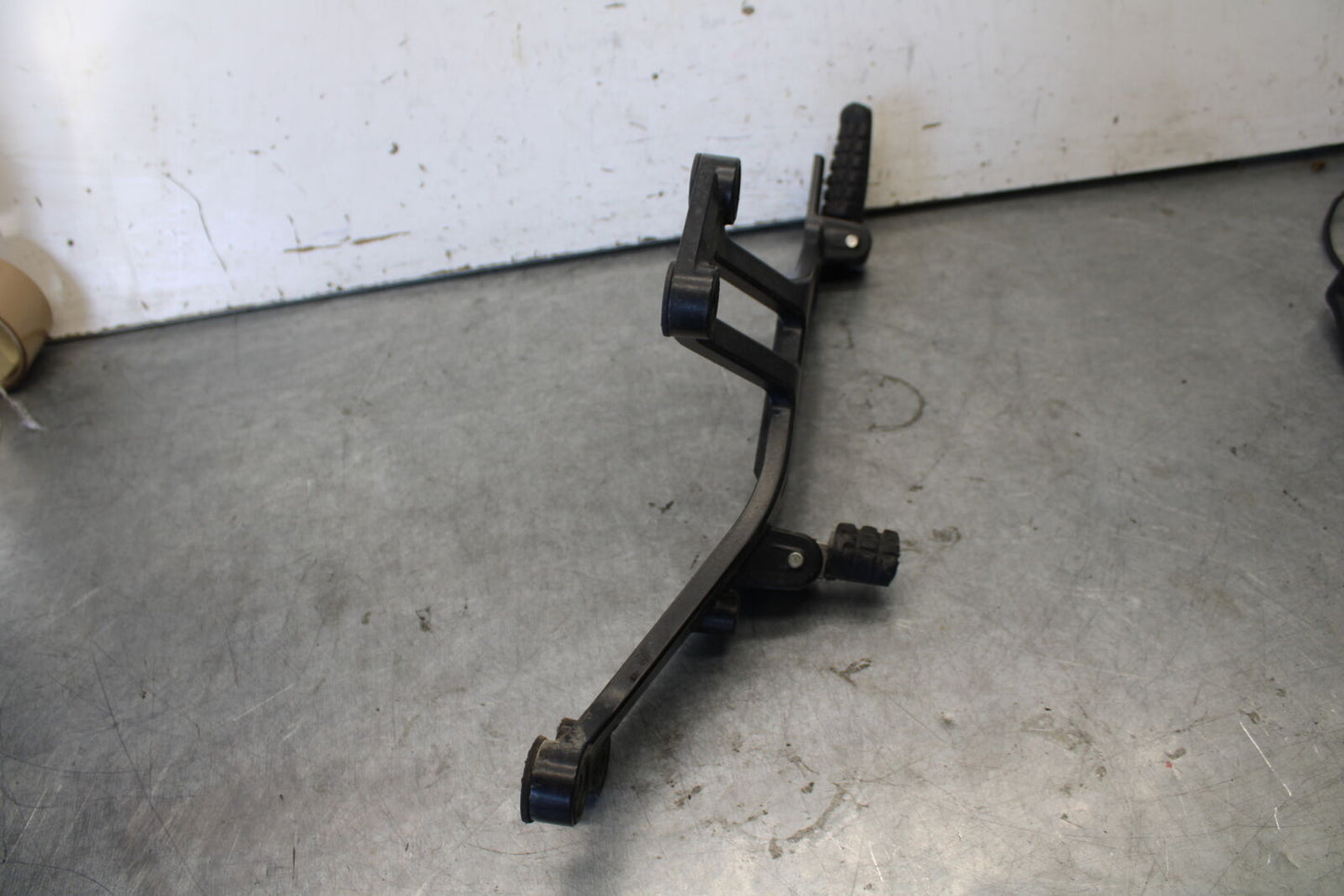 06-07 DUCATI MONSTER 695 LEFT REARSET REAR SET DRIVER FOOT PEG REST STOP BB674