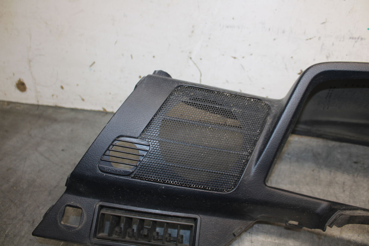 93-00 HONDA GOLDWING 1500 GL1500SE INSTRUMENT GAUGE SPEEDO TRIM PANEL BB700