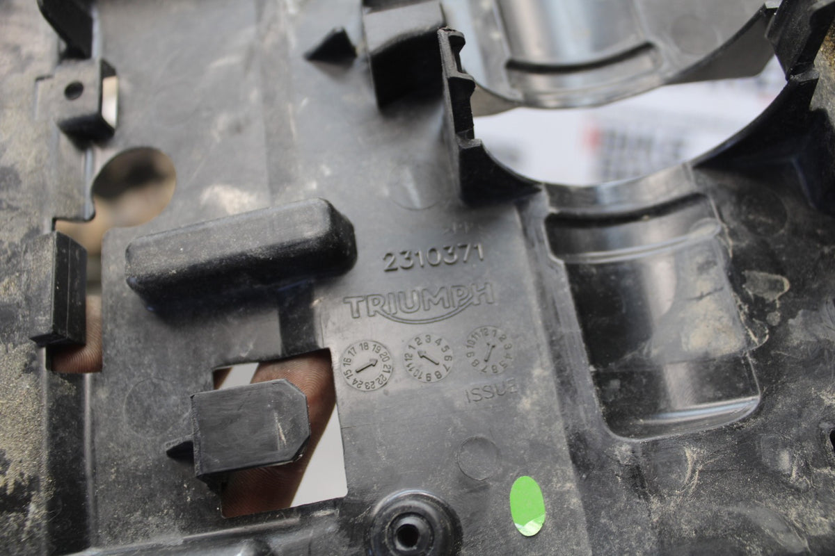 20 TRIUMPH STREET TRIPLE 765 REAR BACK TAIL UNDERTAIL BATTERY TRAY PLASTIC BB864