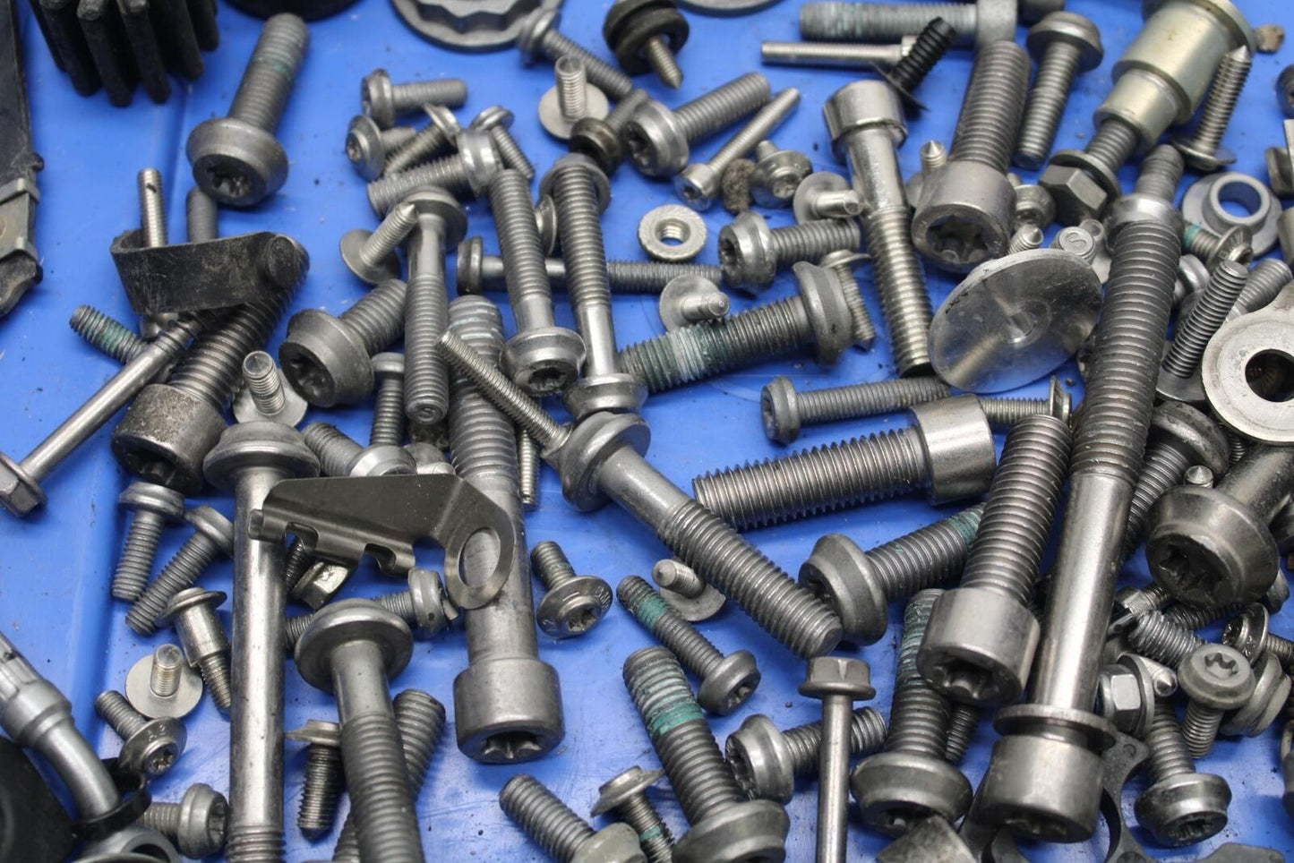 20-23 BMW F900R ENGINE MOUNTING BOLTS HARDWARE MOTOR SCREWS BB603