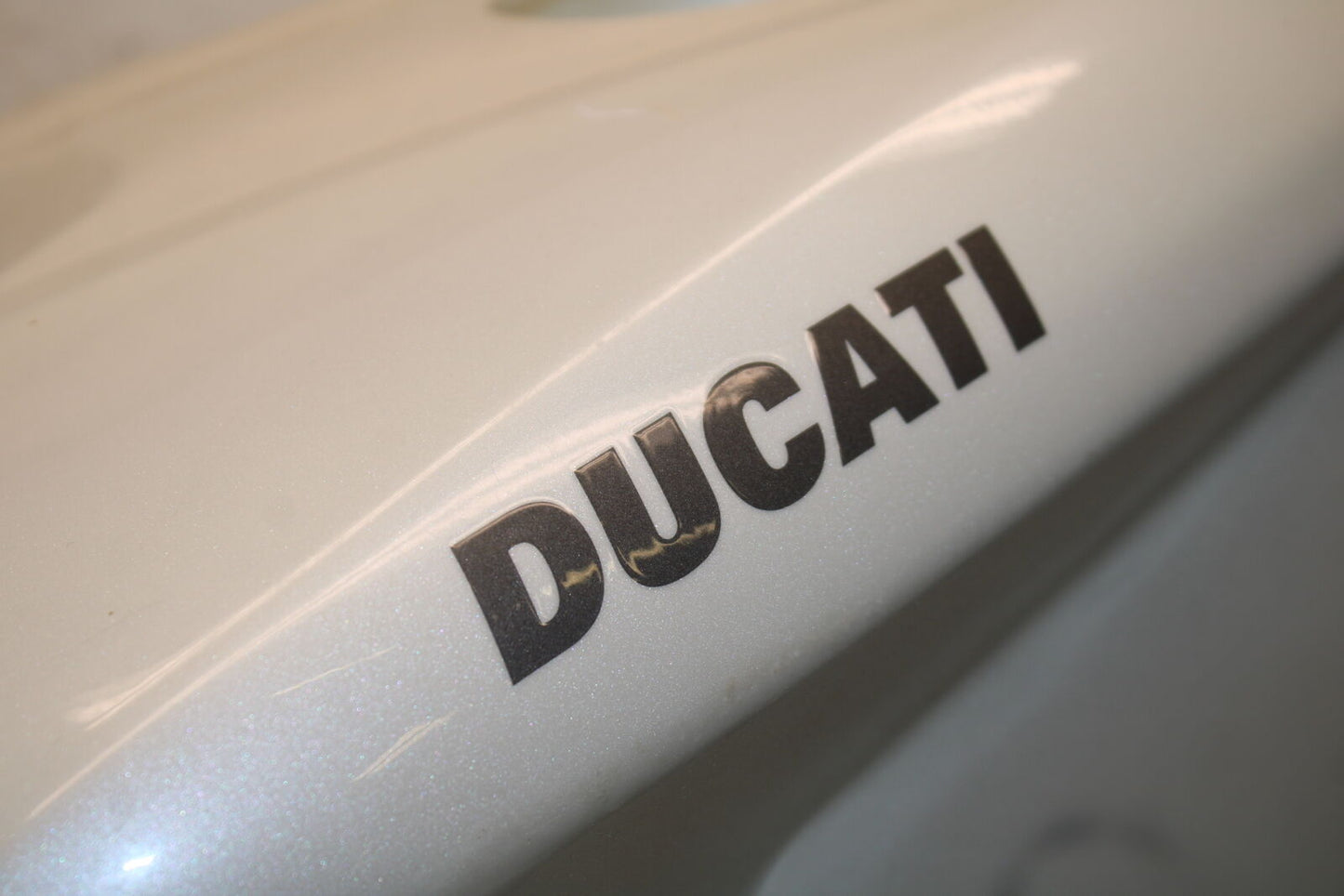 12-13 DUCATI STREETFIGHTER 848 GAS TANK FUEL CELL PETROL RESERVOIR BB705