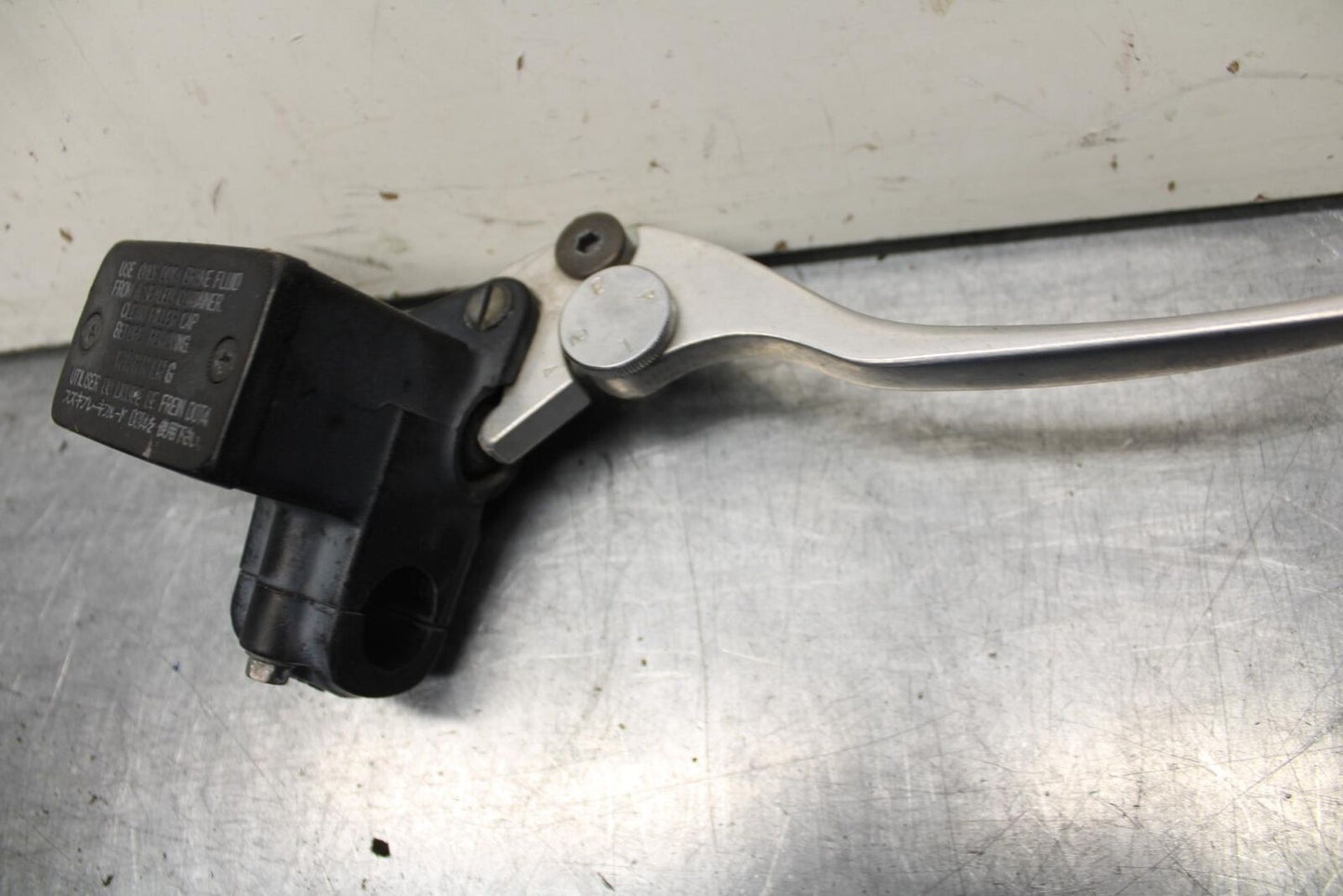1995 Suzuki RF600R FRONT BRAKE MASTER CYLINDER w/ LEVER BB615