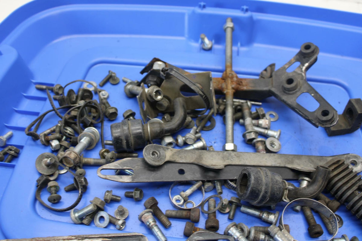 93-96 SUZUKI GSXR1100W HARDWARE SCREWS BB12