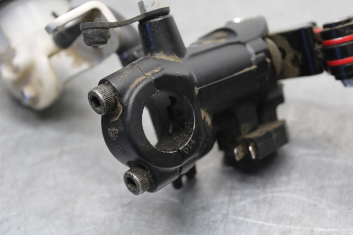 09-11 TRIUMPH DAYTONA 675 FRONT BRAKE MASTER CYLINDER w/ LEVER BB652