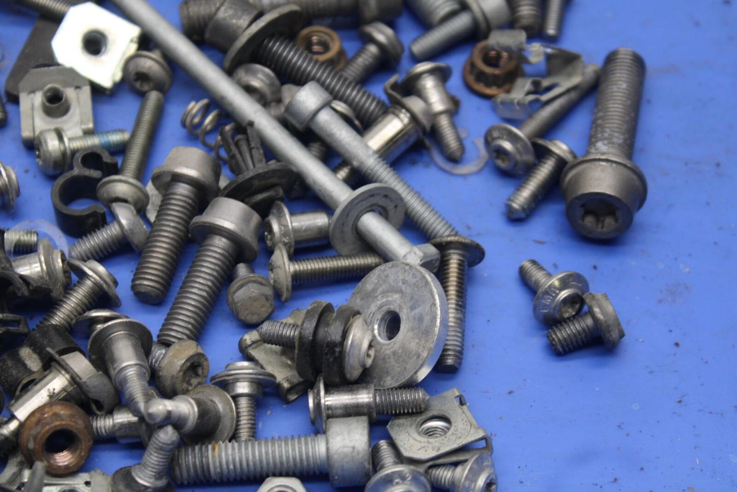 2016 BMW S1000R ABS MISCELLANEOUS BOLTS HARDWARE MOTOR SCREWS BB604
