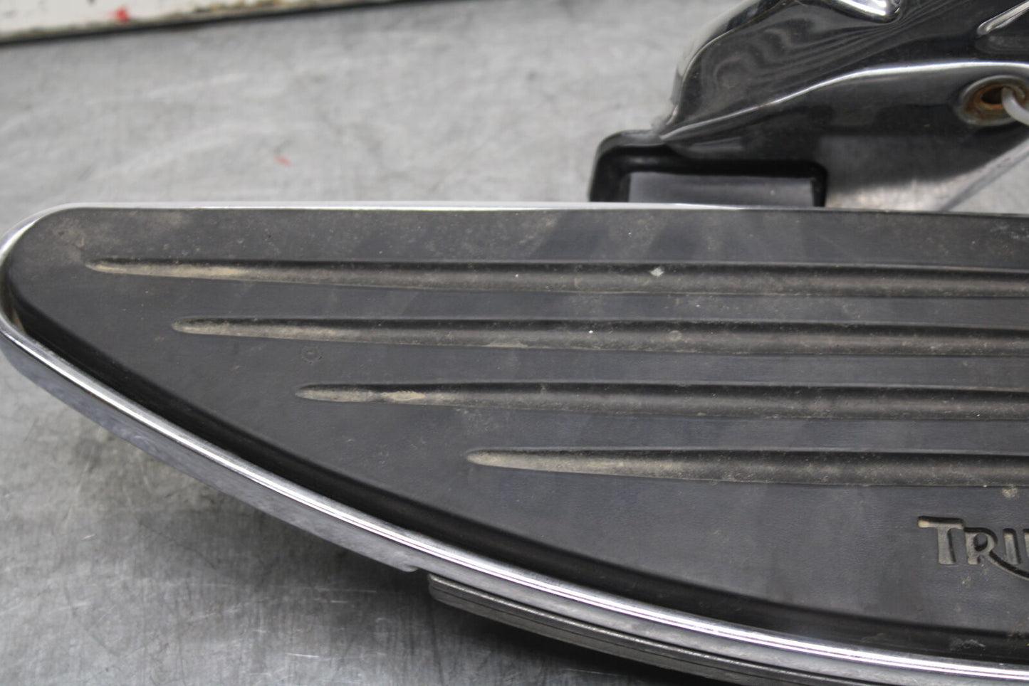 14-16 TRIUMPH AMERICA LT RIGHT FRONT FOOT REST PEG STEP BB720