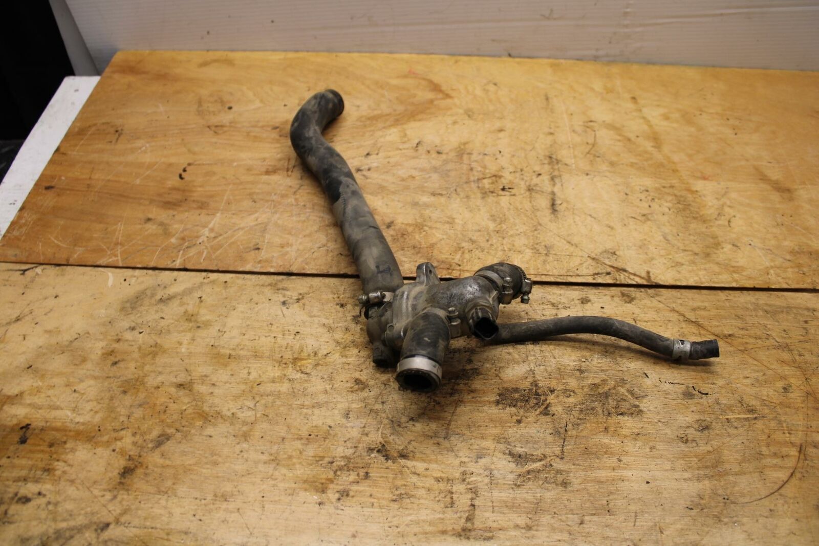 02-03 SUZUKI VSTROM 1000 THERMOSTAT HOUSING BB331