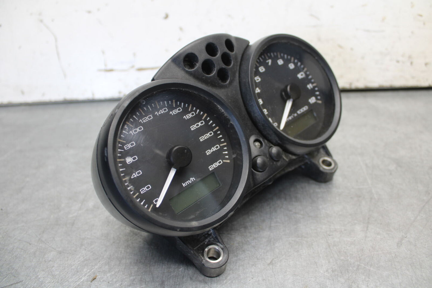 06-07 DUCATI MONSTER 695 SPEEDO TACH GAUGES DISPLAY CLUSTER SPEEDOMETER BB674
