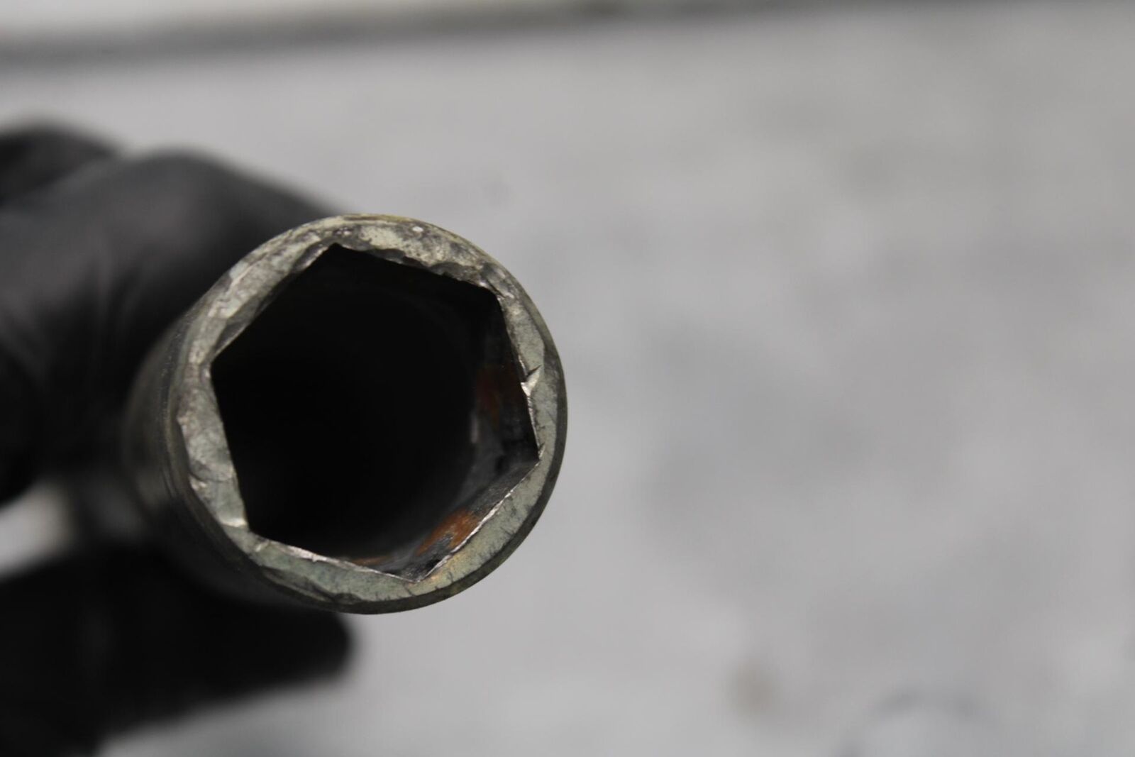 01-03 SUZUKI GSXR600 FRONT WHEEL RIM AXLE PIVOT BOLT  BB633