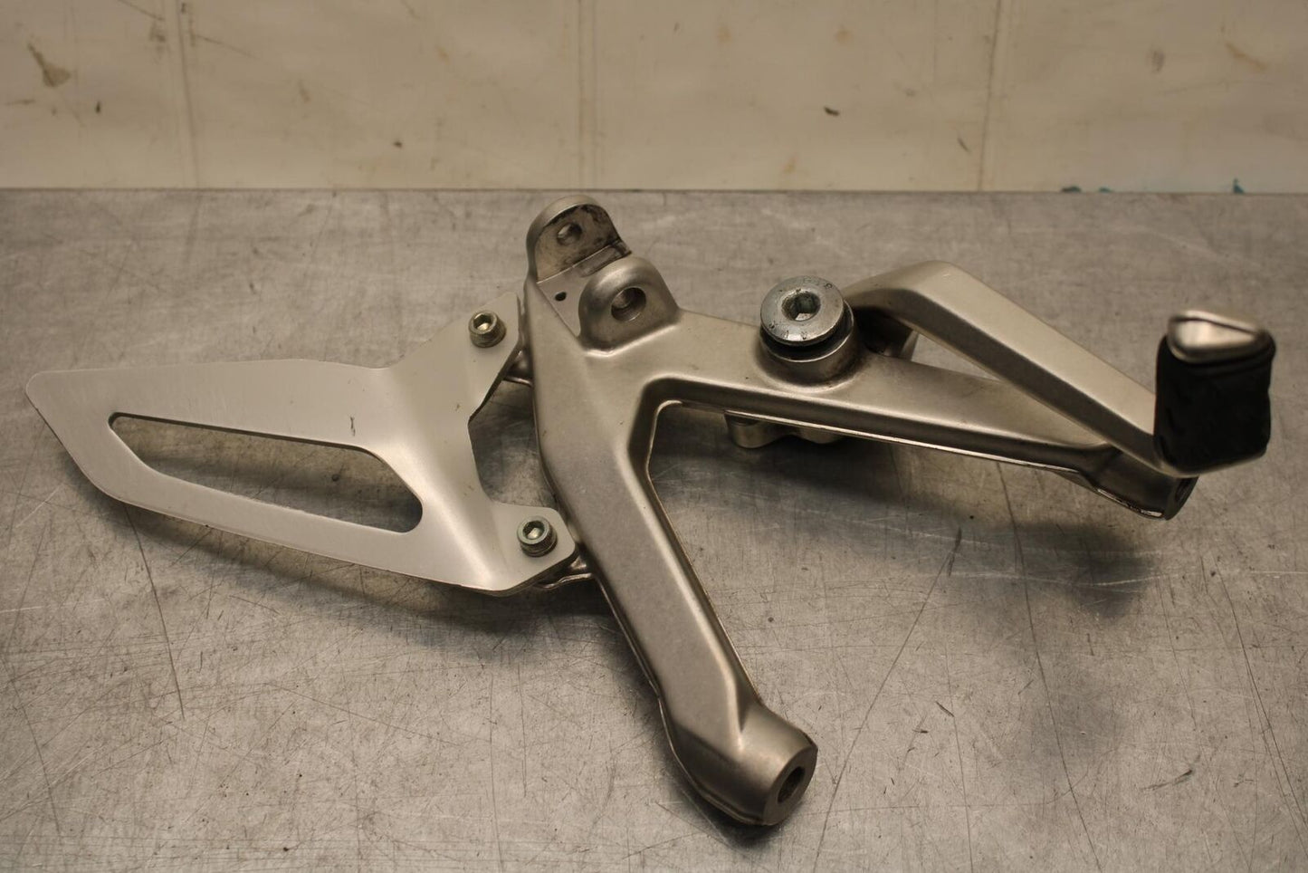 2013 Ducati 1199 Panigale LEFT REARSET REAR SET DRIVER FOOT PEG REST STOP BB581