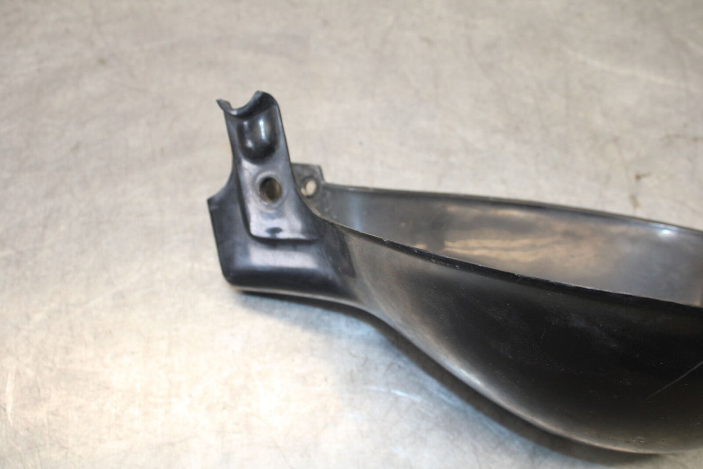 01-06 TRIUMPH TIGER 955I LEFT HANDLEBARS GUARD BB693