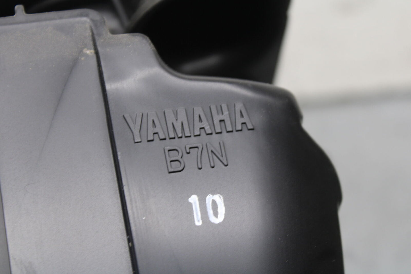 22-24 YAMAHA XSR900 AIRBOX AIR INTAKE FILTER BOX BB683