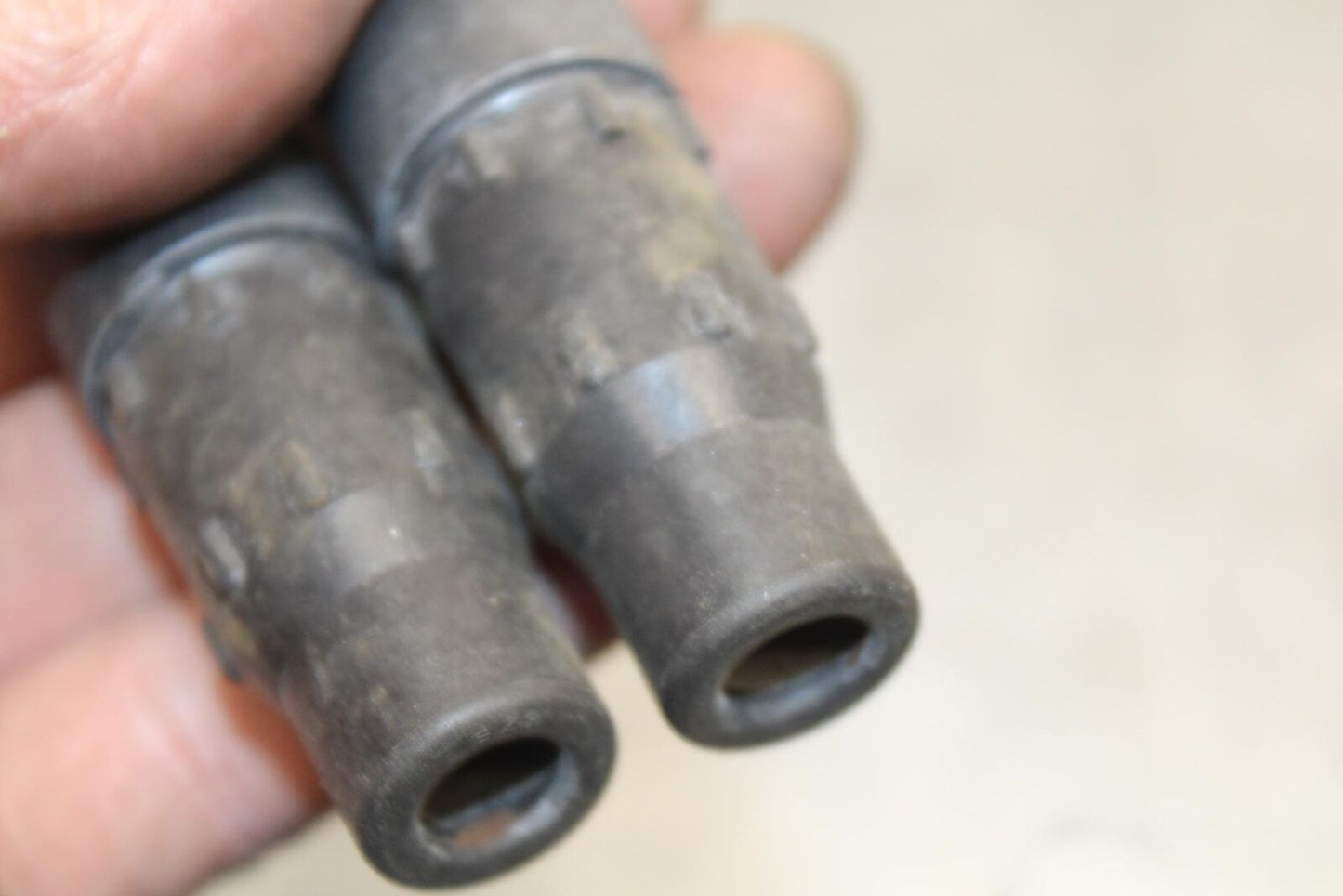 01 SUZUKI GSXR1000 IGNITION  COIL  PLUG CAPS 33410-35F00 33410-35F10 BB100 #B