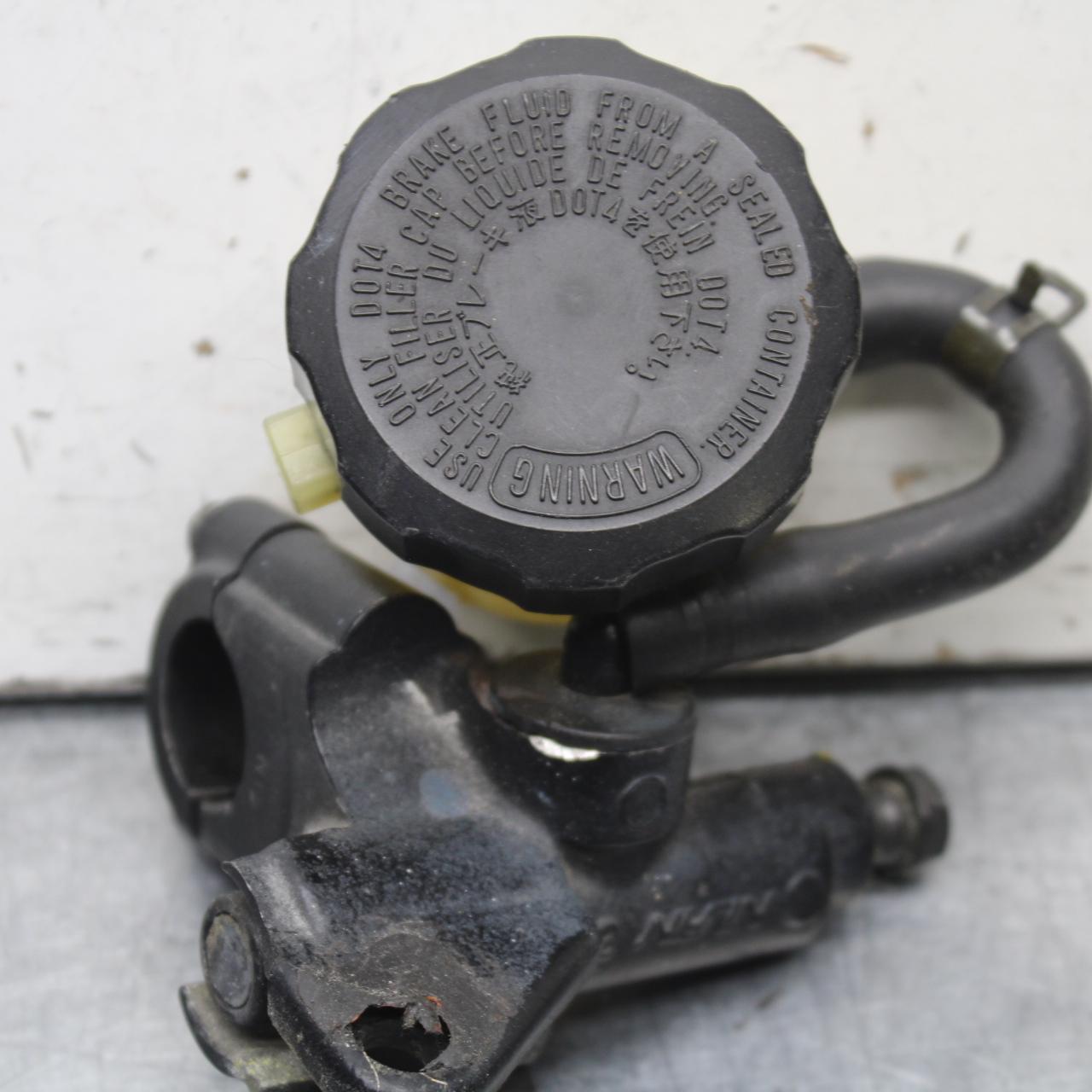 01-03 SUZUKI GSXR600 FRONT BRAKE MASTER CYLINDER BB639