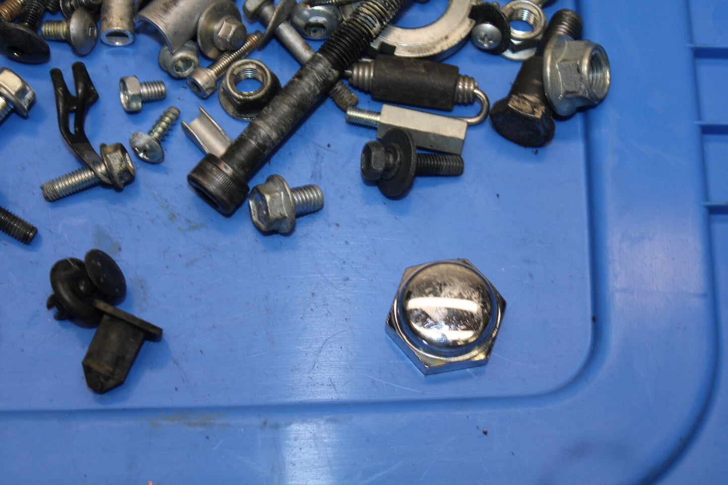 09-11 DUCATI 1198 MOUNTING BOLTS HARDWARE MOTOR SCREWS BB705