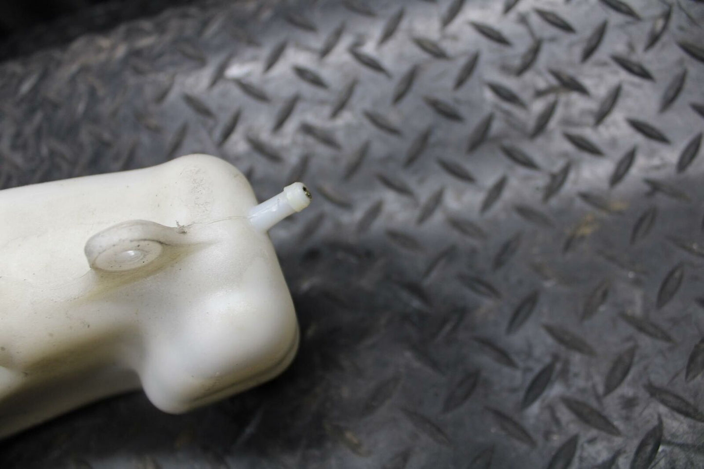 93 KAWASAKI NINJA ZX750L COOLANT WATER TANK RESERVOIR BOTTLE BB195