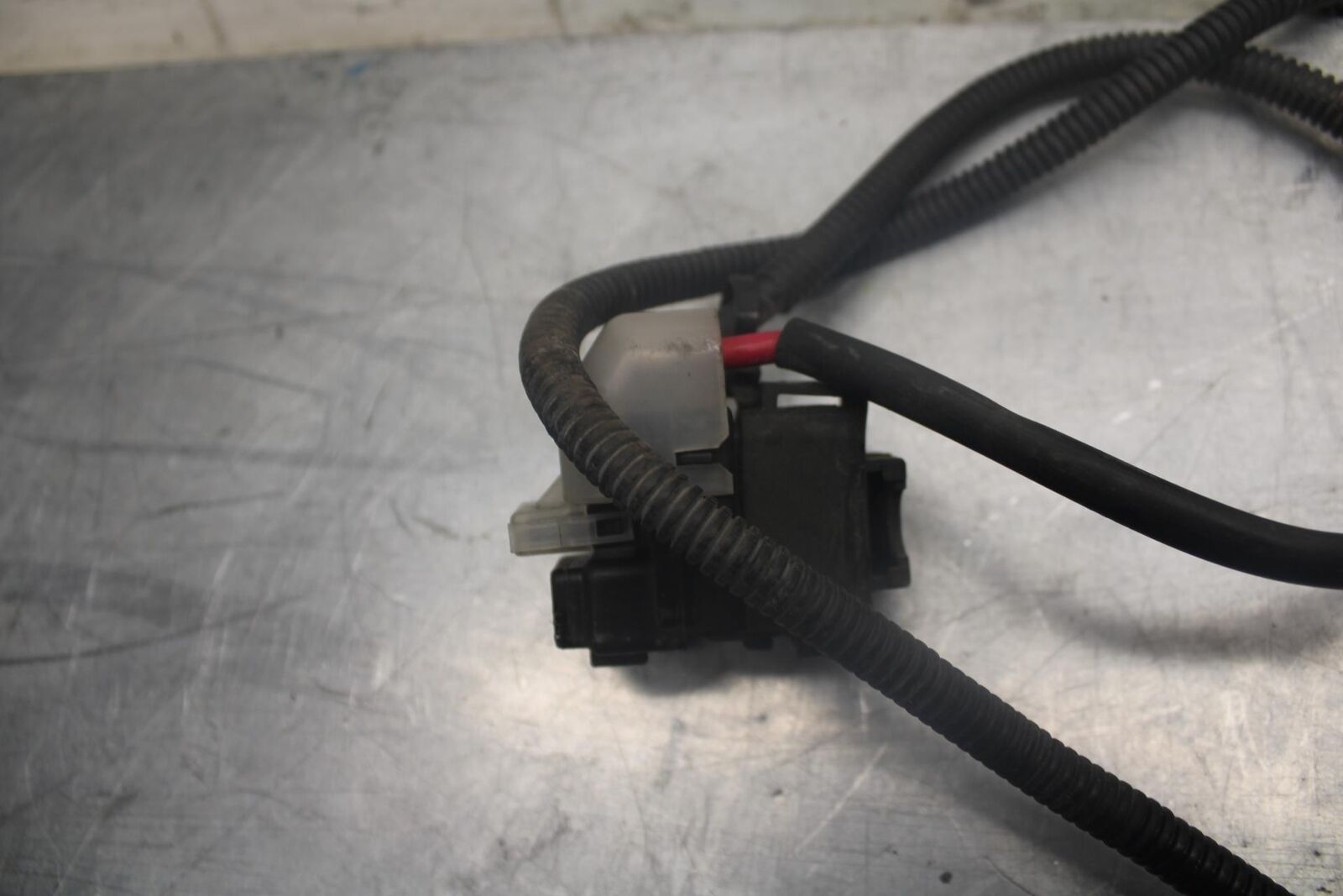 03-04 SUZUKI GSXR1000 ENGINE STARTER RELAY MOTOR SWITCH 31800-35F00 BB459