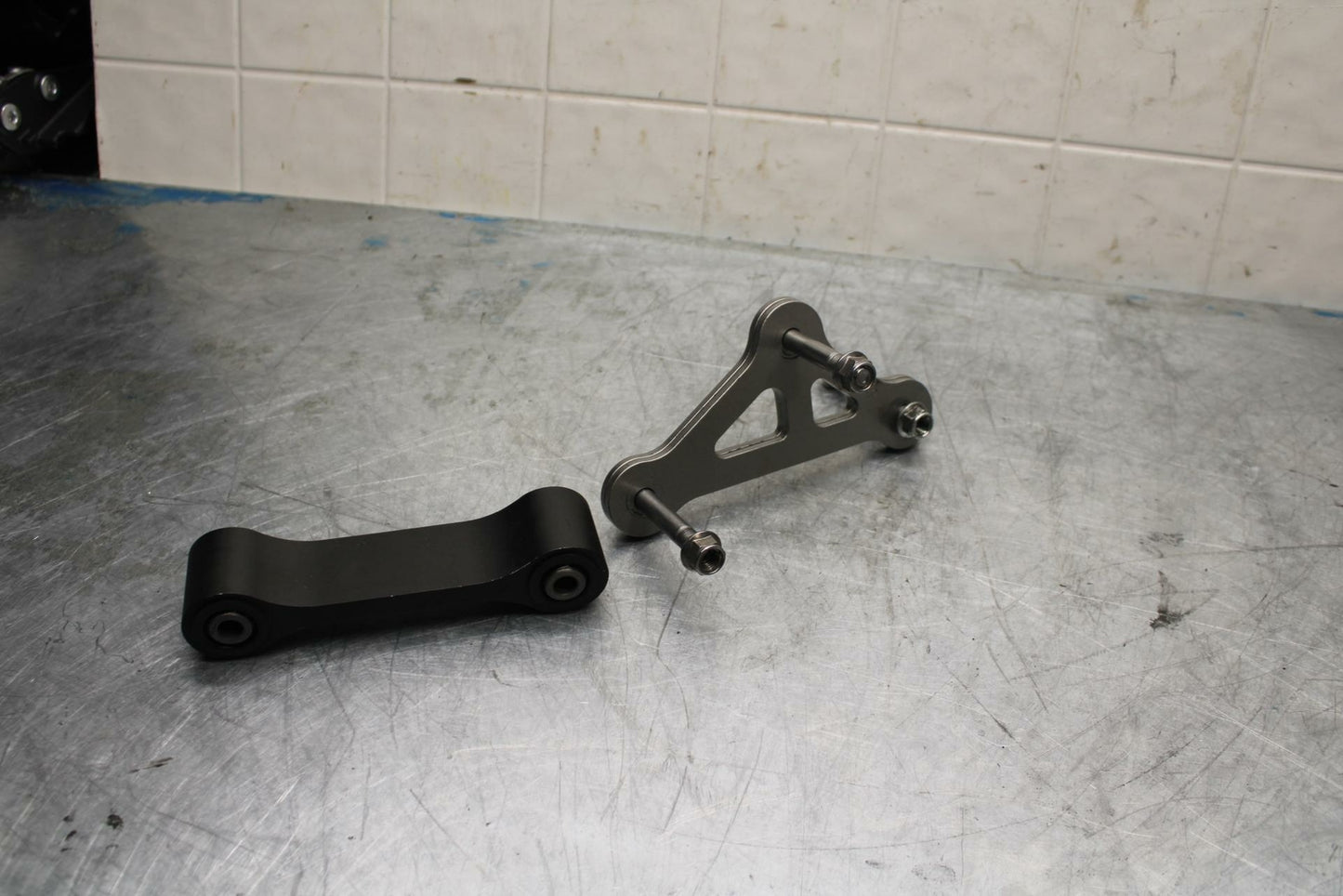 10-13 KAWASAKI Z1000 REAR DOGBONE SHOCK LINKAGE LINK BB421