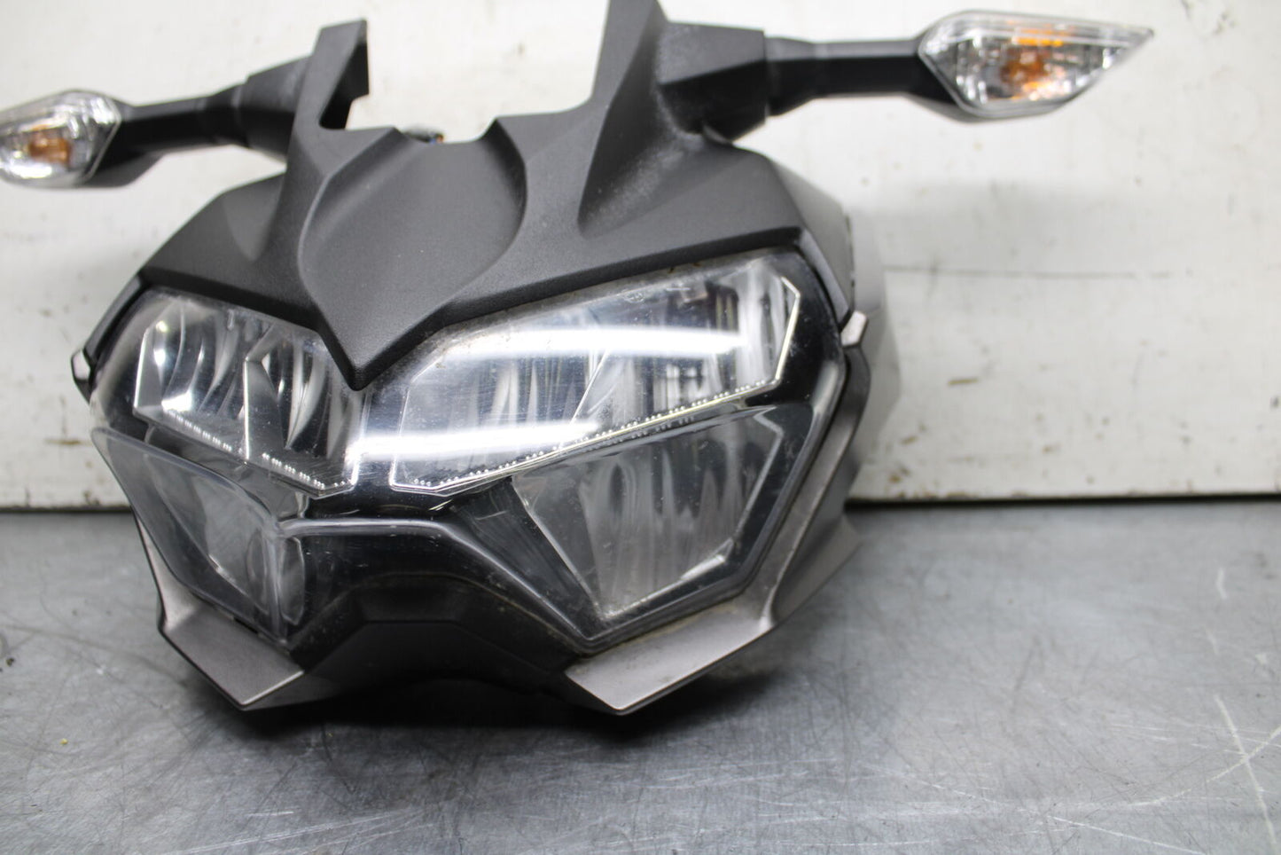 19-22 KAWASAKI Z400 FRONT HEADLIGHT HEAD LIGHT LAMP BB708