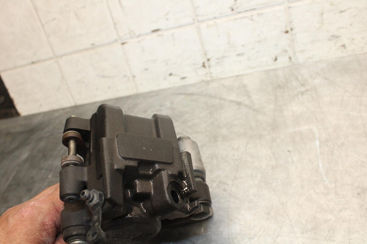 2016 Yamaha XSR900 ABS REAR BACK BRAKE CALIPER W MOUNT BRACKET BB516