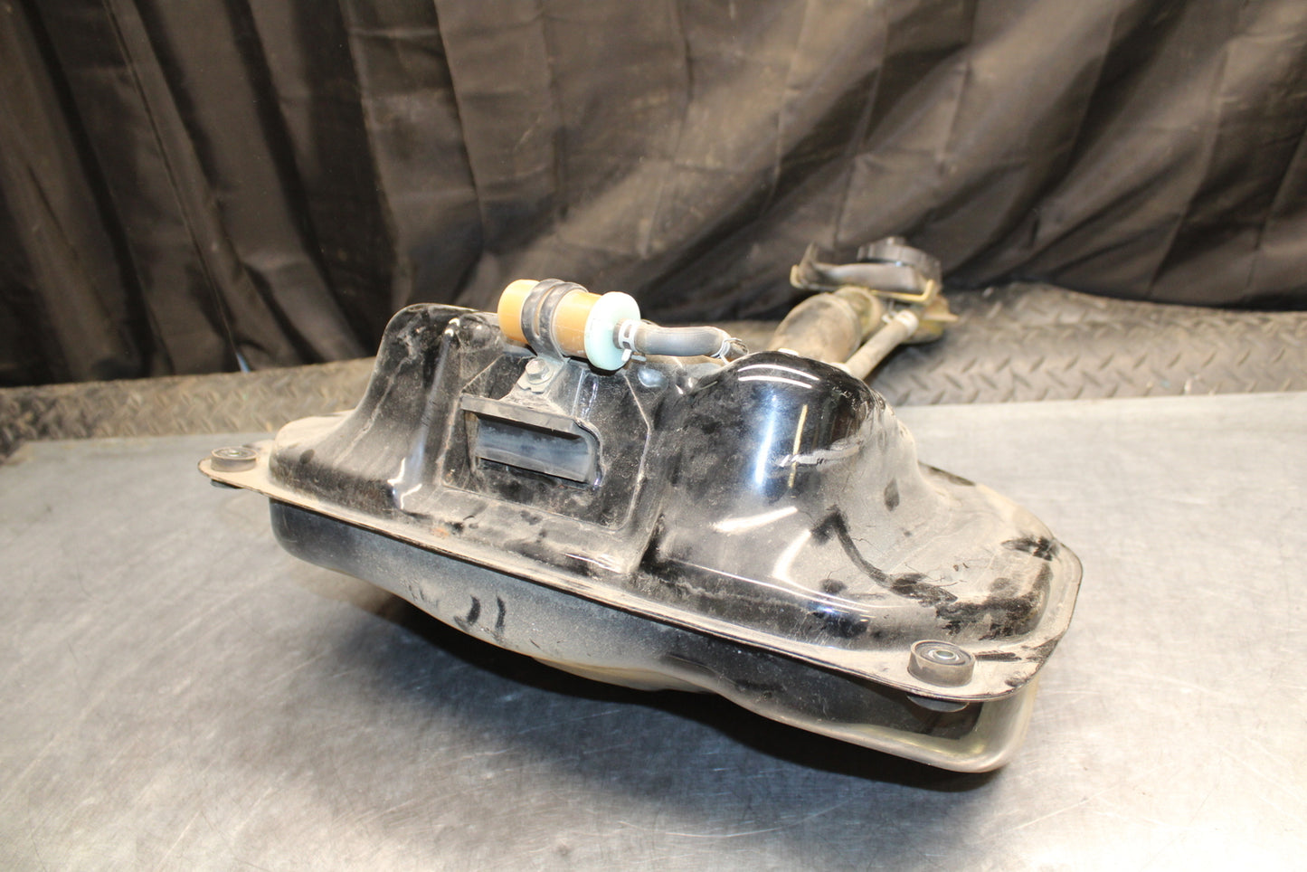 00 SUZUKI INTRUDER 1500 VL1500 GAS TANK FUEL PETROL RESERVOIR BB761