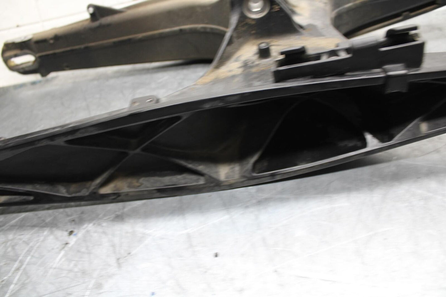 21 HUSQVARNA VITPILEN 401 REAR SWINGARM BACK SUSPENSION SWING ARM BB467