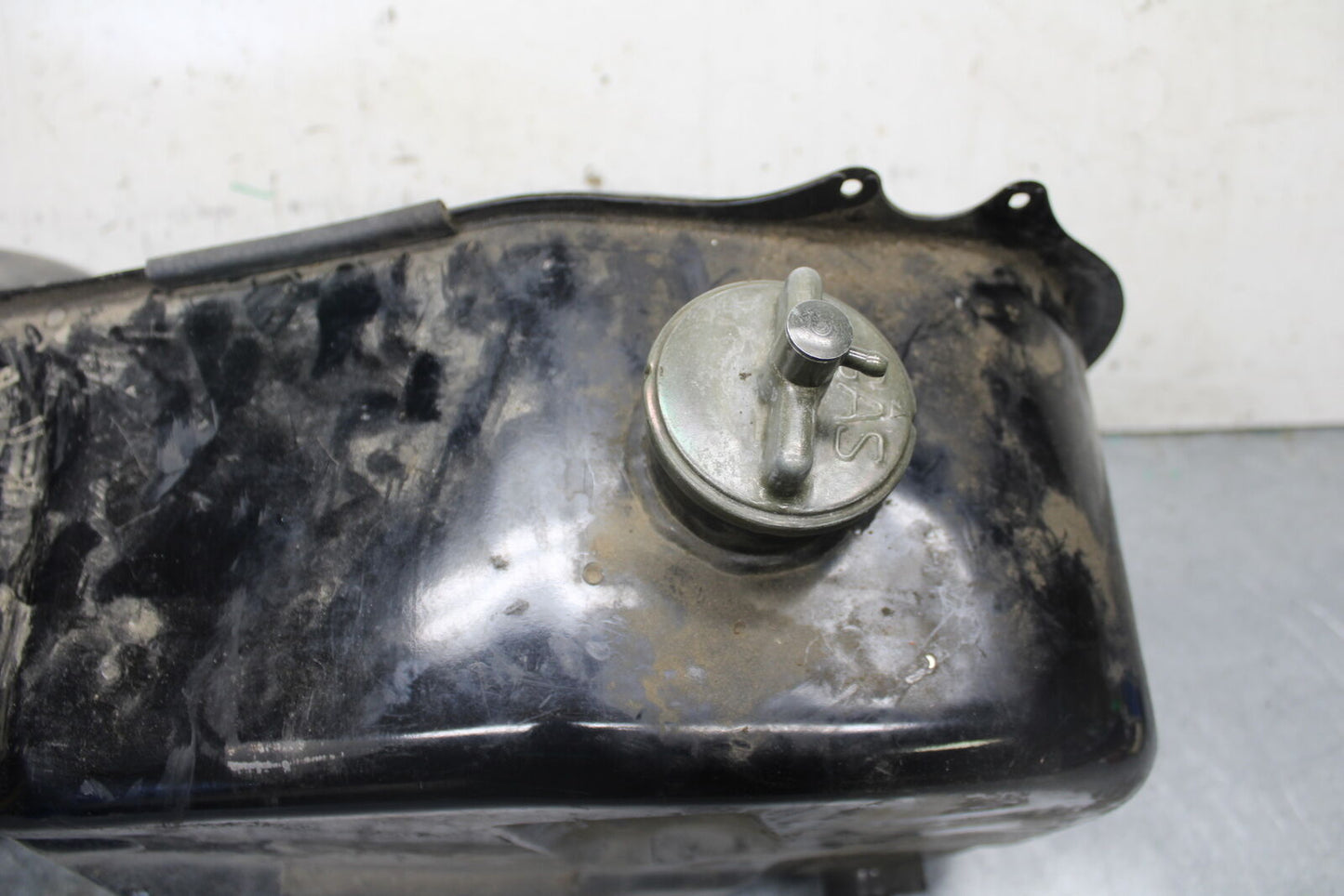 93-00 HONDA GOLDWING 1500 GL1500SE GAS TANK FUEL PETROL RESERVOIR BB700