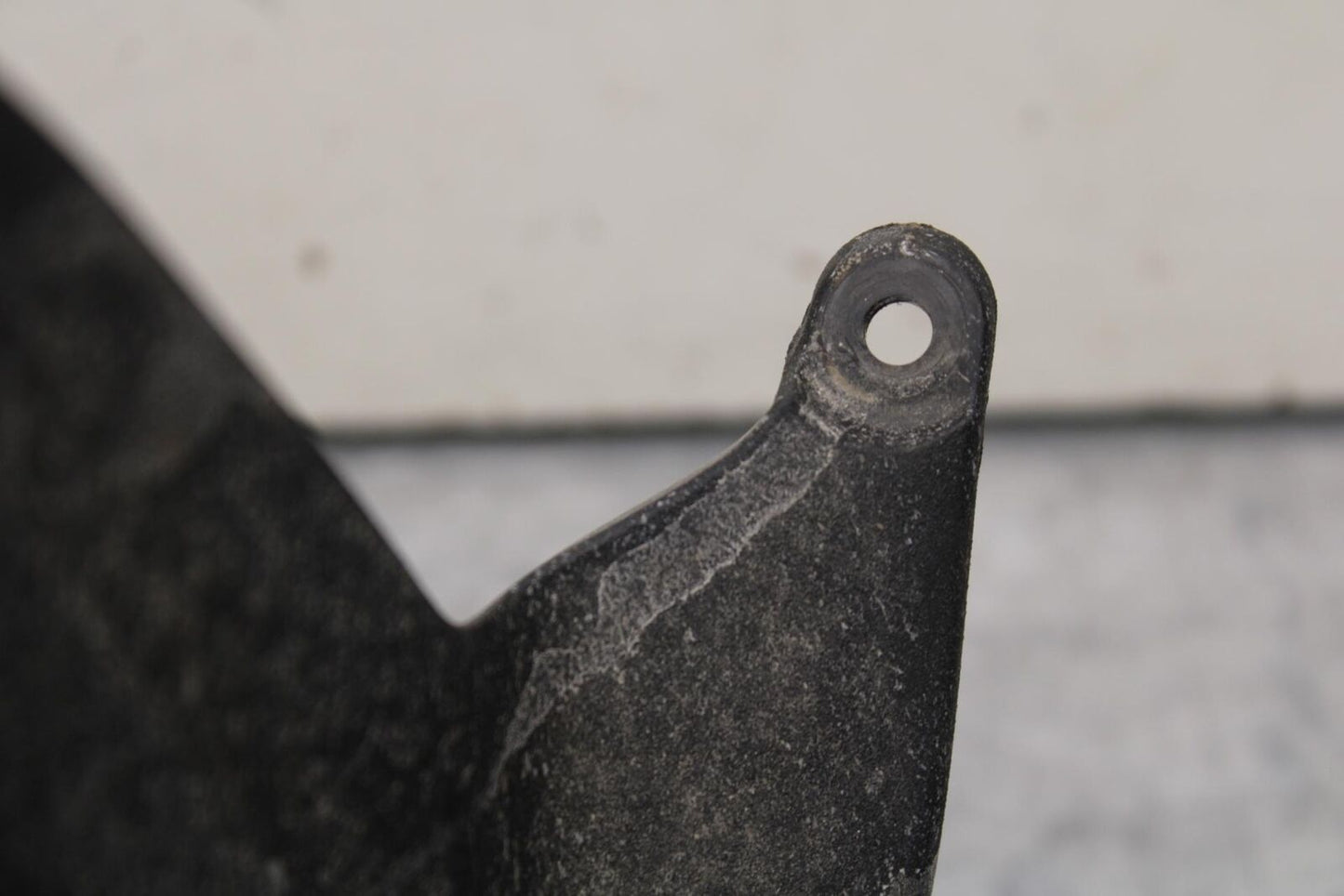 23 KAWASAKI NINJA ZX6R 636 REAR BACK WHEEL TIRE HUGGER FENDER BB609