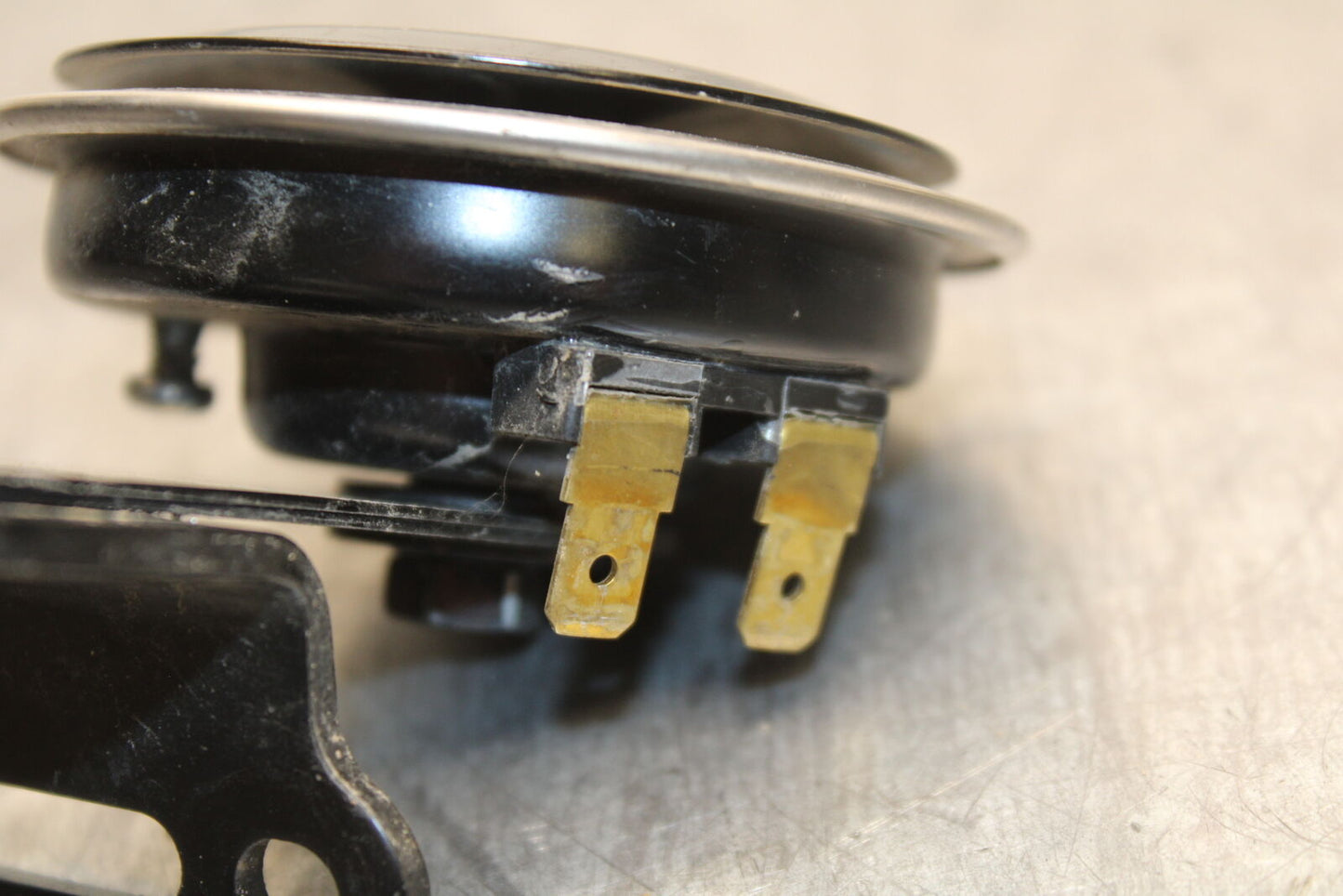 22-24 YAMAHA XSR900 HORN SIGNAL BB710