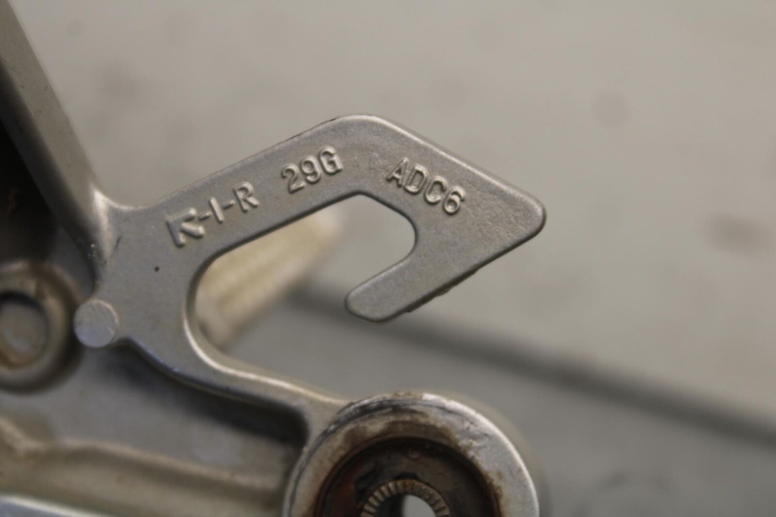 01-03 SUZUKI GSXR600 RIGHT REAR BACK PASSENGER PEG 43600-35F00 BB633