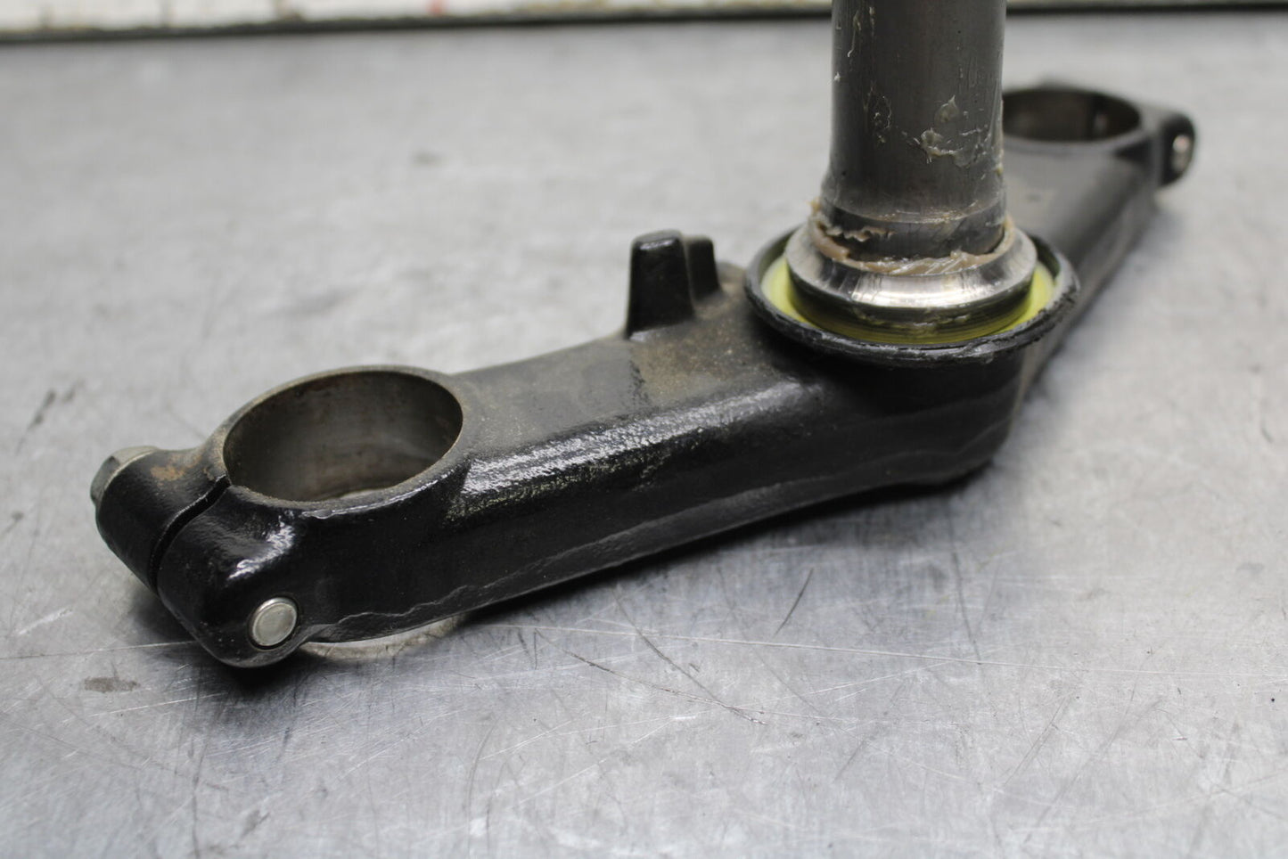 15-16 HONDA CB300F FRONT FORKS CLAMP LOWER TRIPLE TREE STEM BB740