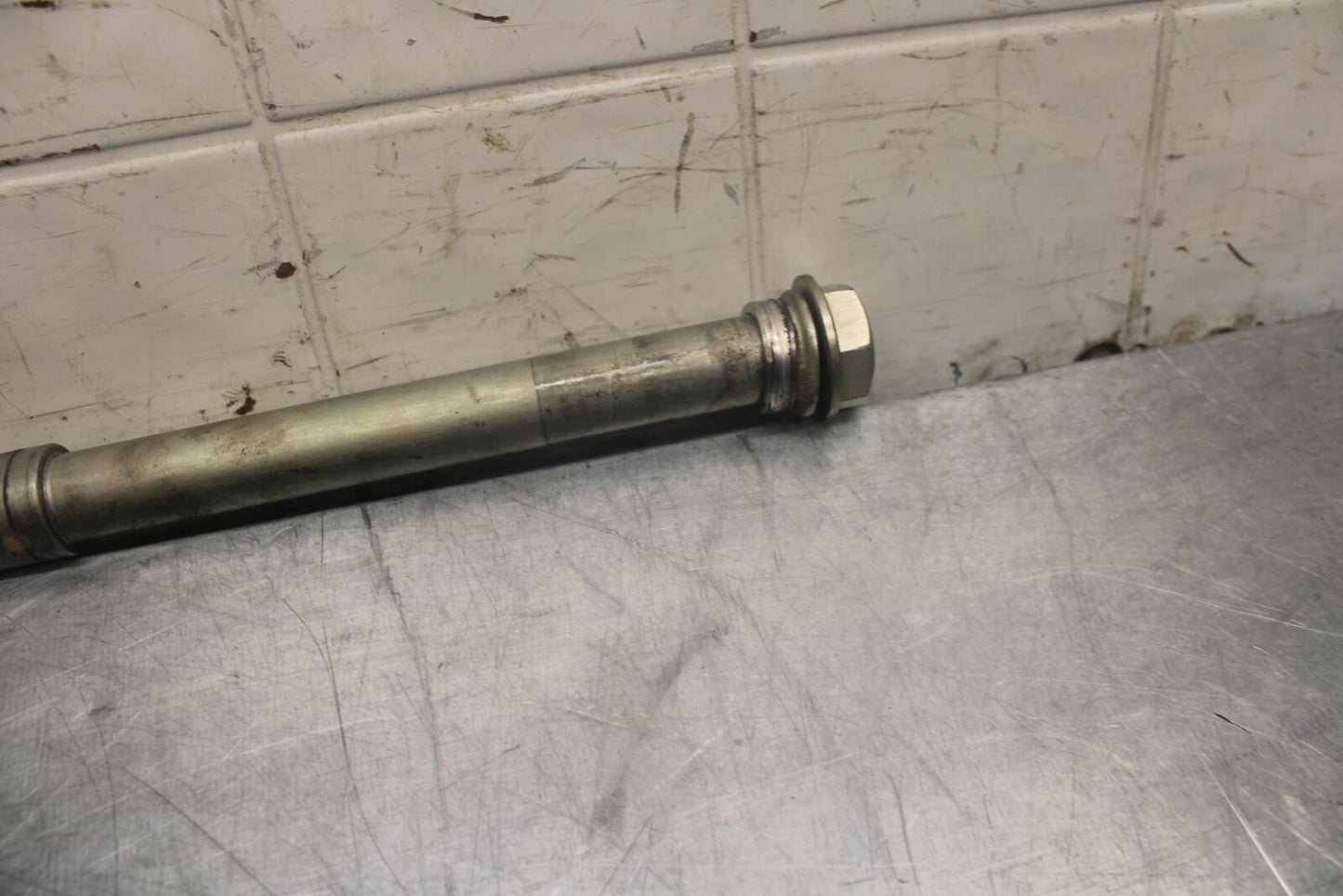 15-21 SUZUKI GSXR600 FRONT WHEEL RIM AXLE PIVOT BOLT BB460