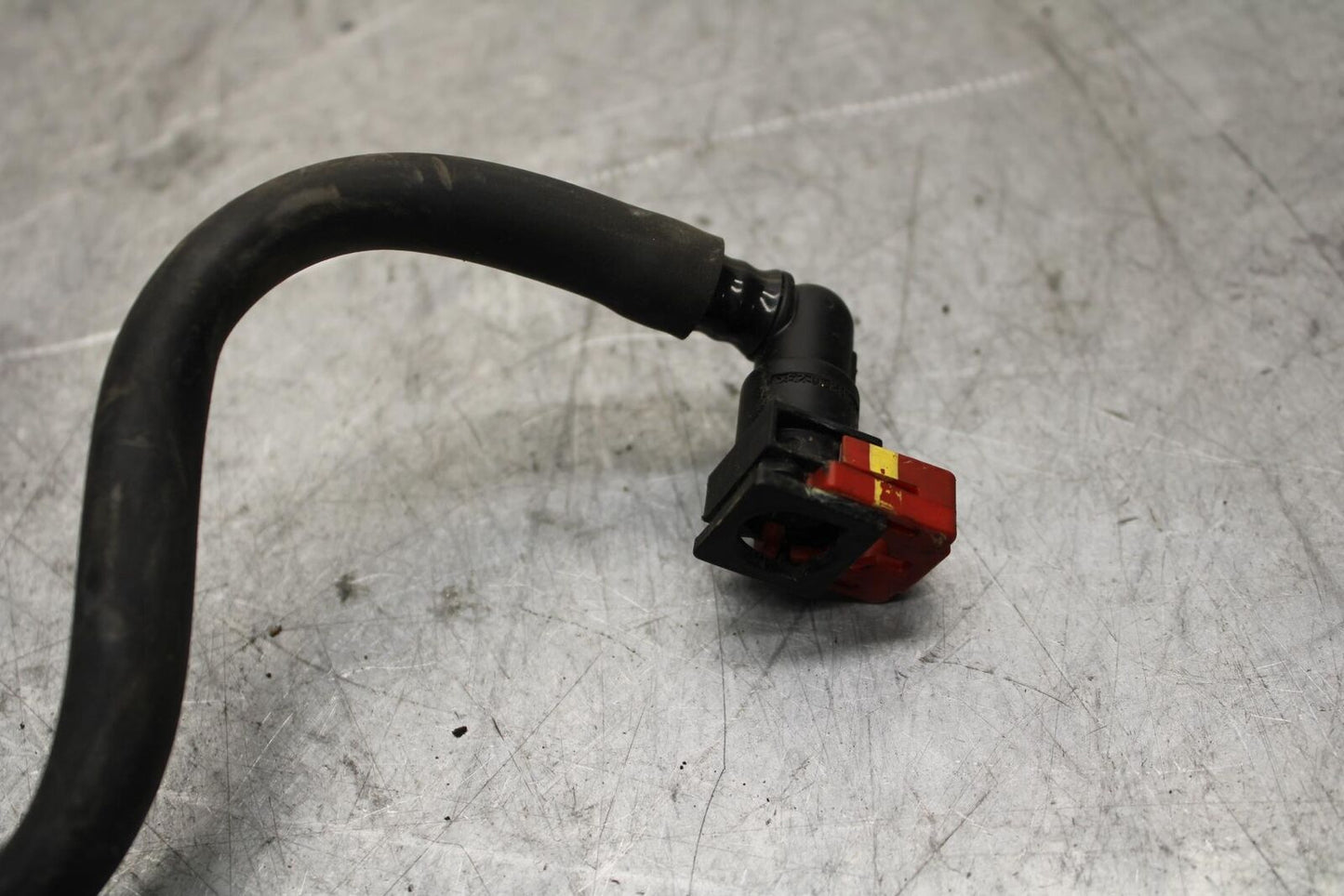17 KAWASAKI Z900 ZR900 FUEL HOSE GAS LINE TUBE PIPE BB549
