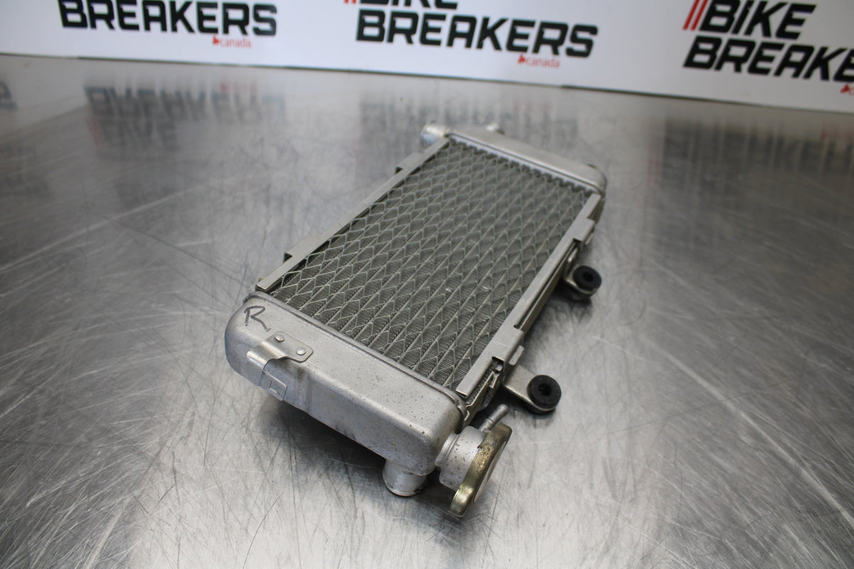 98-05 HONDA SUPER HAWK 1000 VTR1000F RIGHT ENGINE RADIATOR MOTOR COOLER BB152