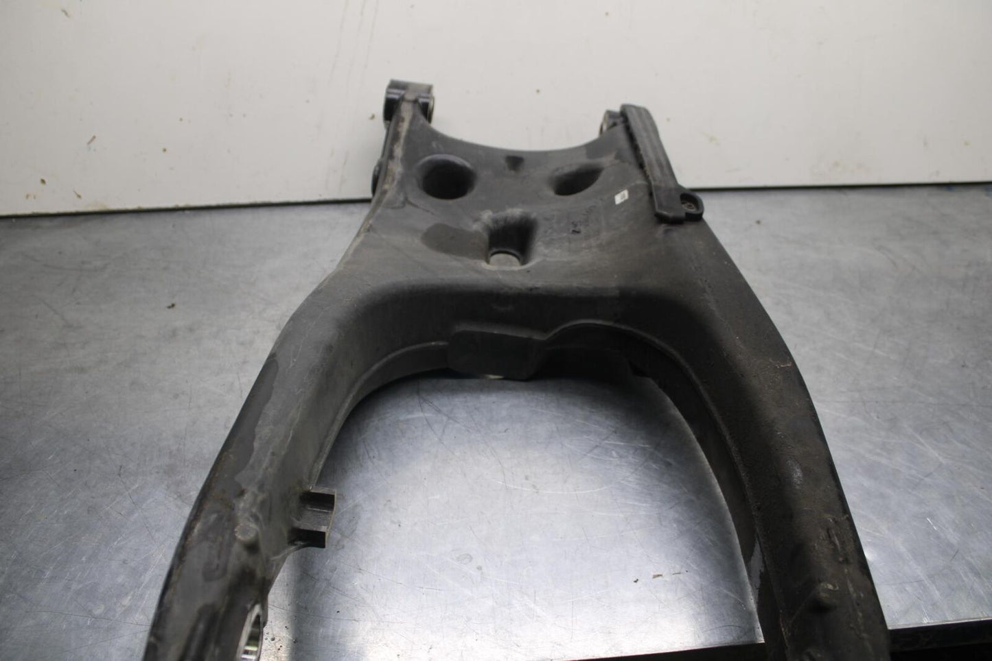 20-23 BMW F900R REAR SWINGARM BACK SUSPENSION SWING ARM BB603