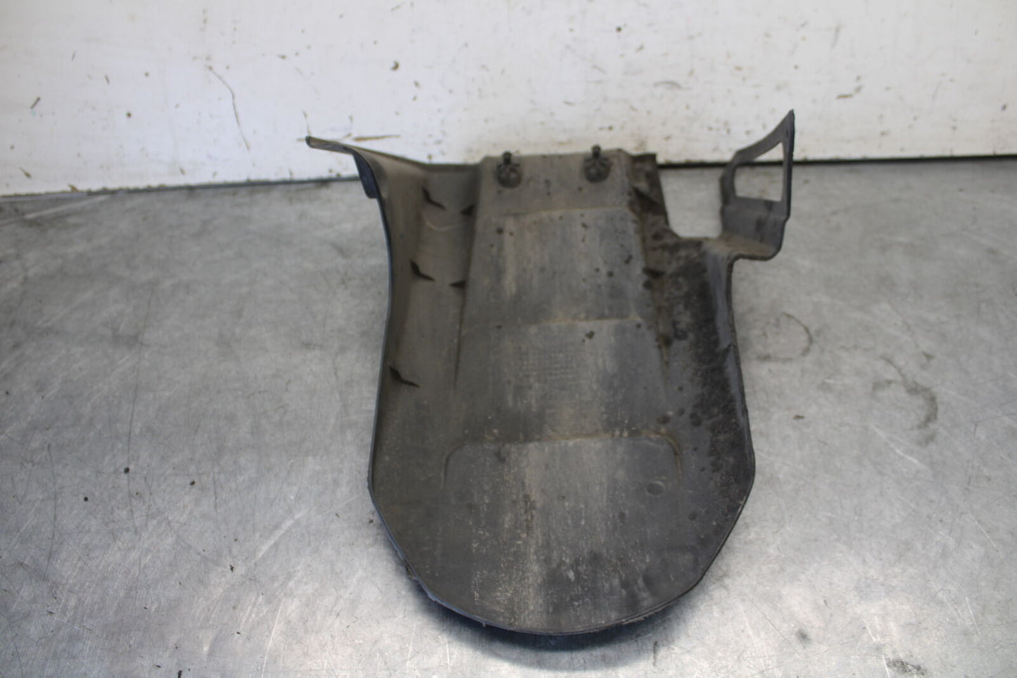 03-04 KAWASAKI NINJA ZX6RR REAR BACK WHEEL TIRE HUGGER FENDER BB684