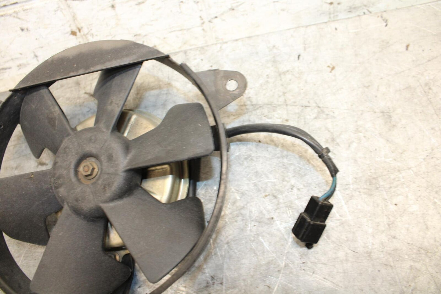 2002 Yamaha YZF R6 ENGINE RADIATOR COOLING FAN 5EB-12405-00-00 BB545