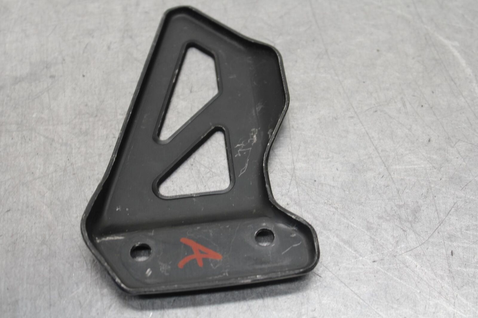 01-03 SUZUKI GSXR600 RIGHT SIDE HEEL GUARD BB639