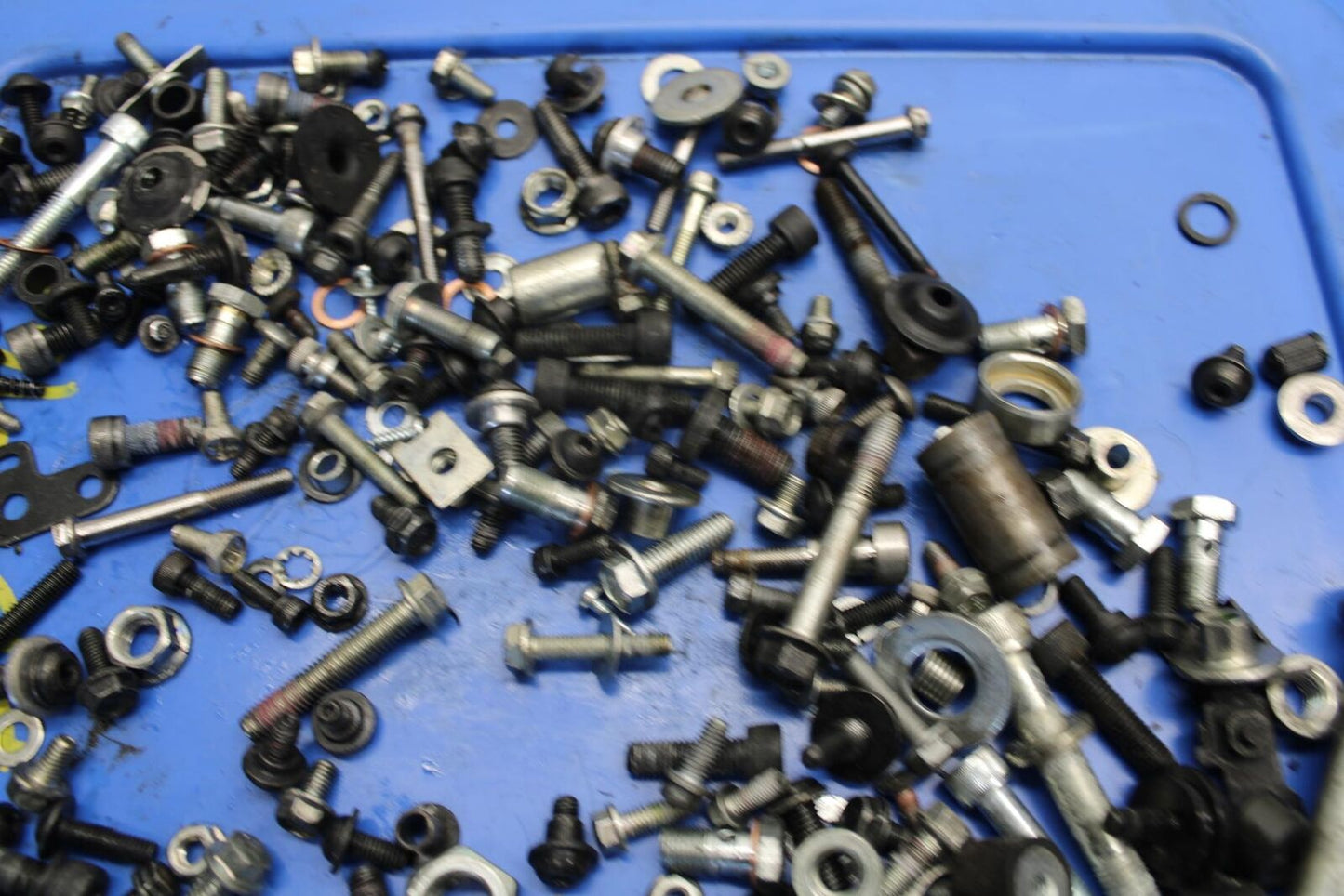 22-23 HUSQVARNA SVARTTPILEN 401 LEFTOVER MOUNTING BOLTS HARDWARE SCREWS BB541