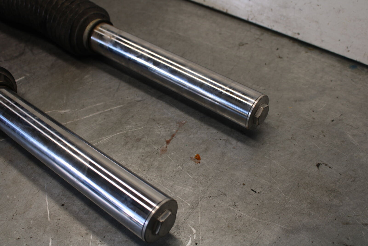 01-06 TRIUMPH TIGER 955I FRONT FORKS SHOCK SUSPENSION SET PAIR BB693