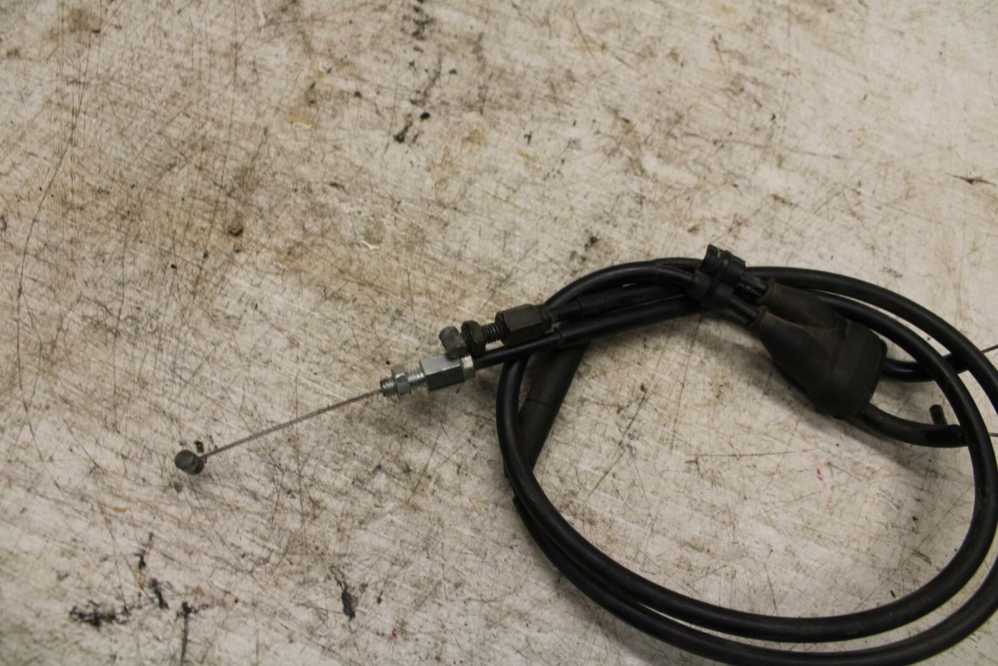 08-16 YAMAHA YZF R6 THROTTLE CABLES LINES BB365
