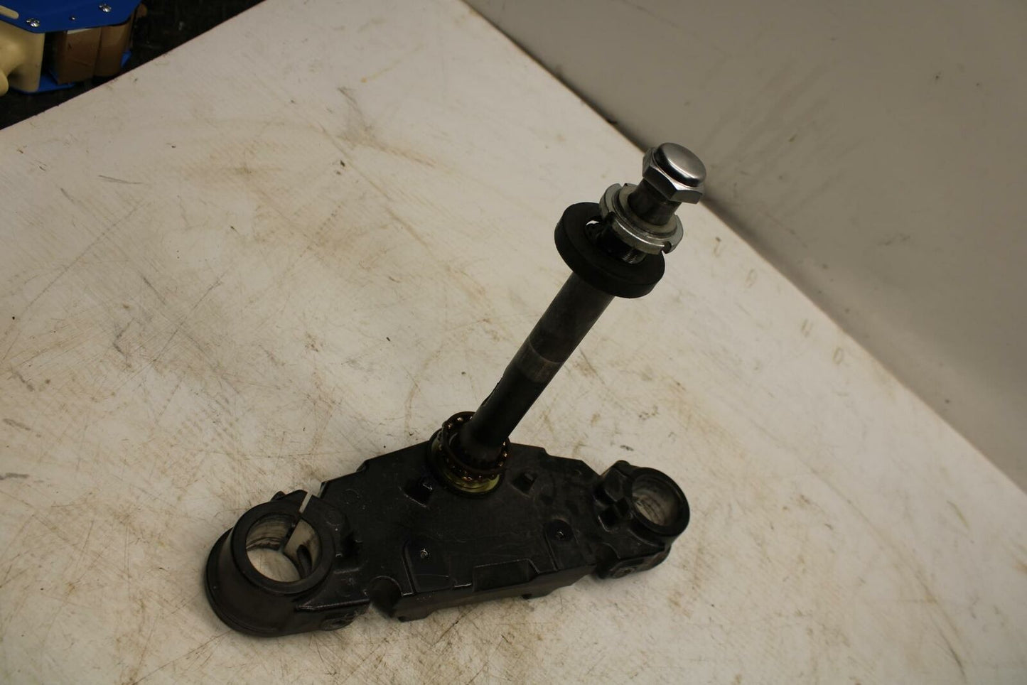 05-09 SUZUKI BOULEVARD C90 FRONT FORKS CLAMP LOWER TRIPLE TREE STEM BB357