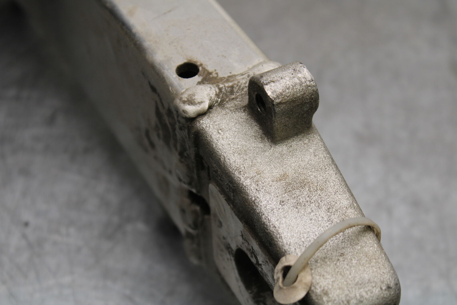 02-03 SUZUKI VSTROM 1000 REAR SWINGARM BACK SUSPENSION SWING ARM BB69