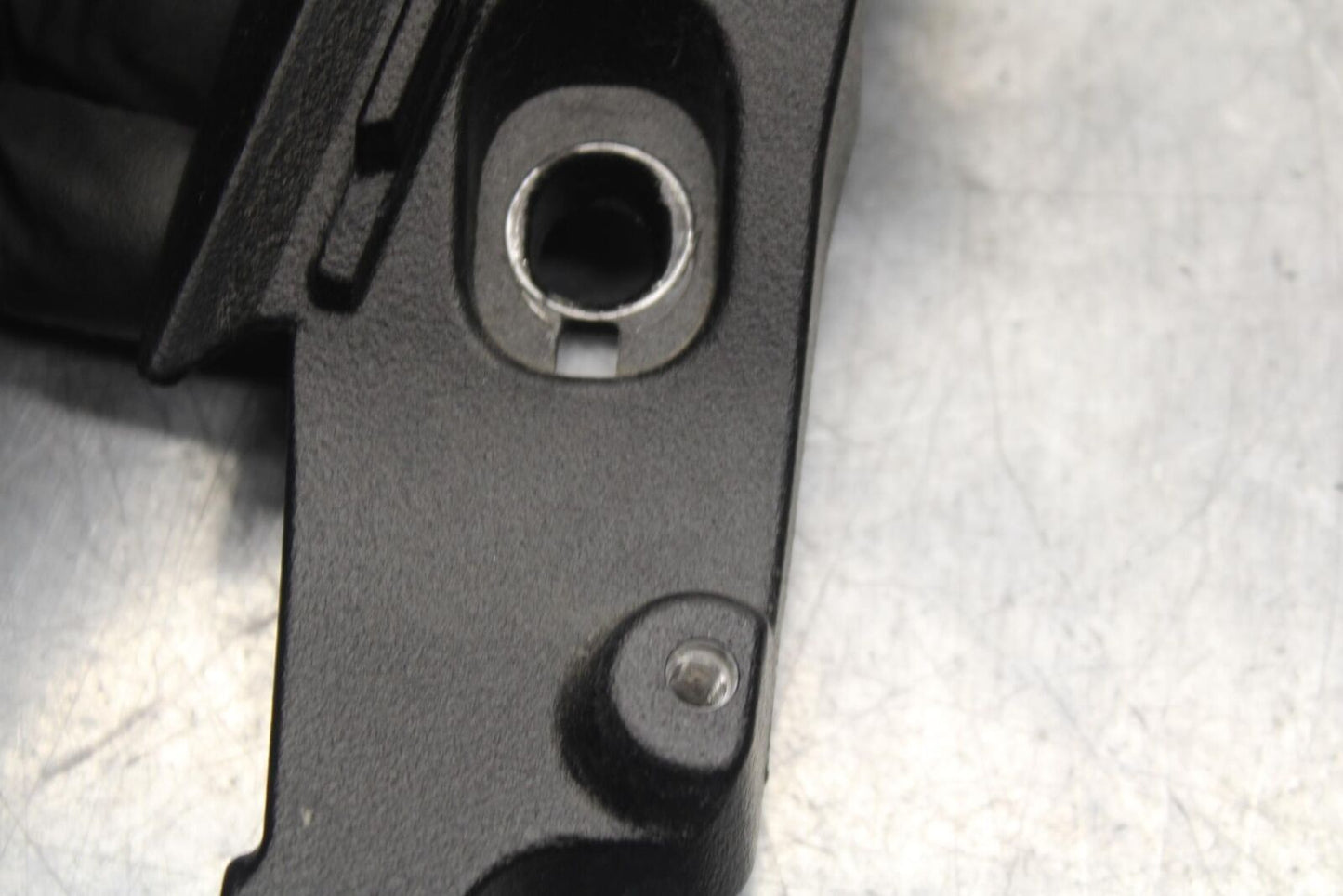 20-23 BMW F900R REAR PASSENGER REAR SEAT GRAB BAR HANDLE BB603