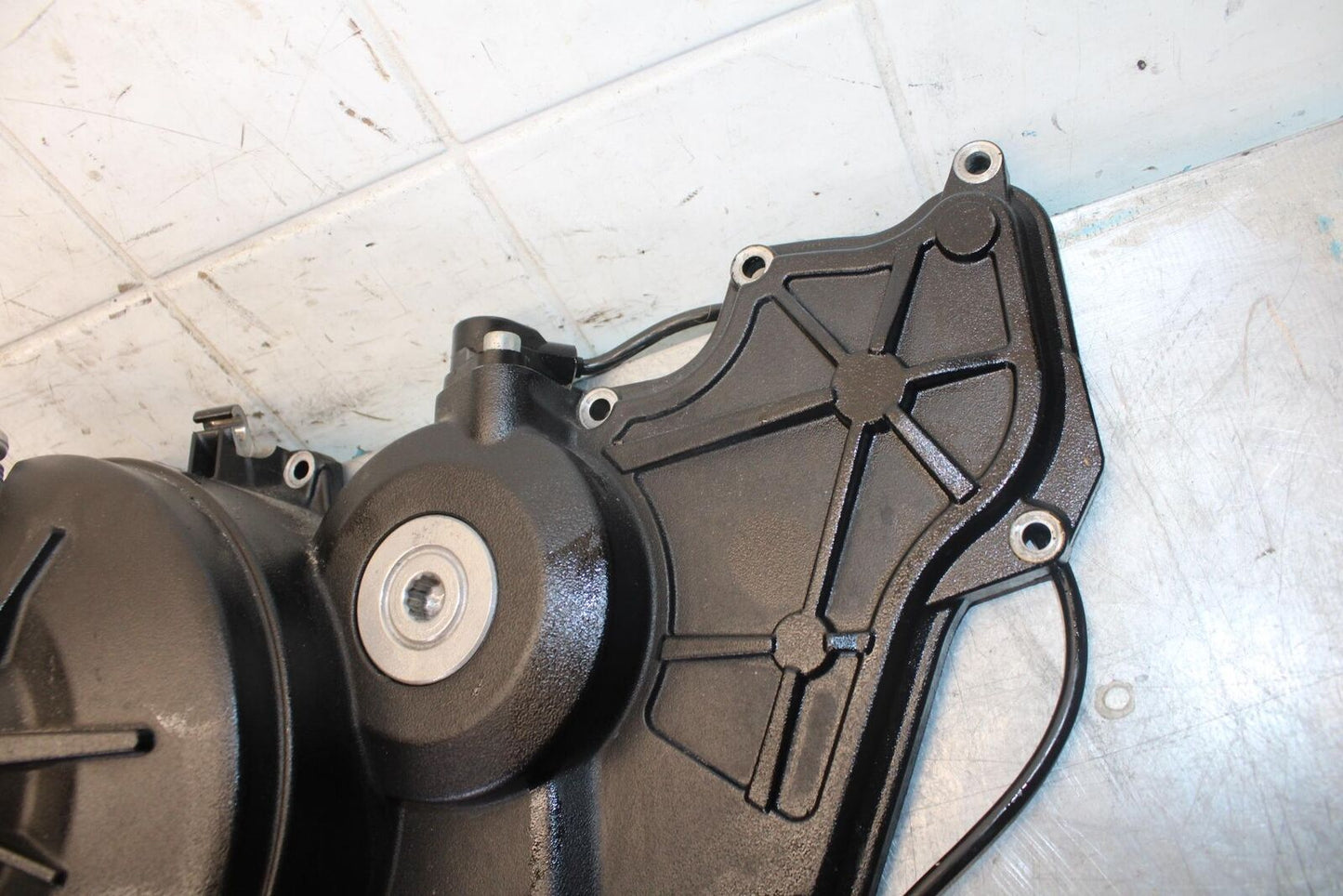 2010 Aprilia RSV1000R CLUTCH SIDE ENGINE MOTOR COVER BB513